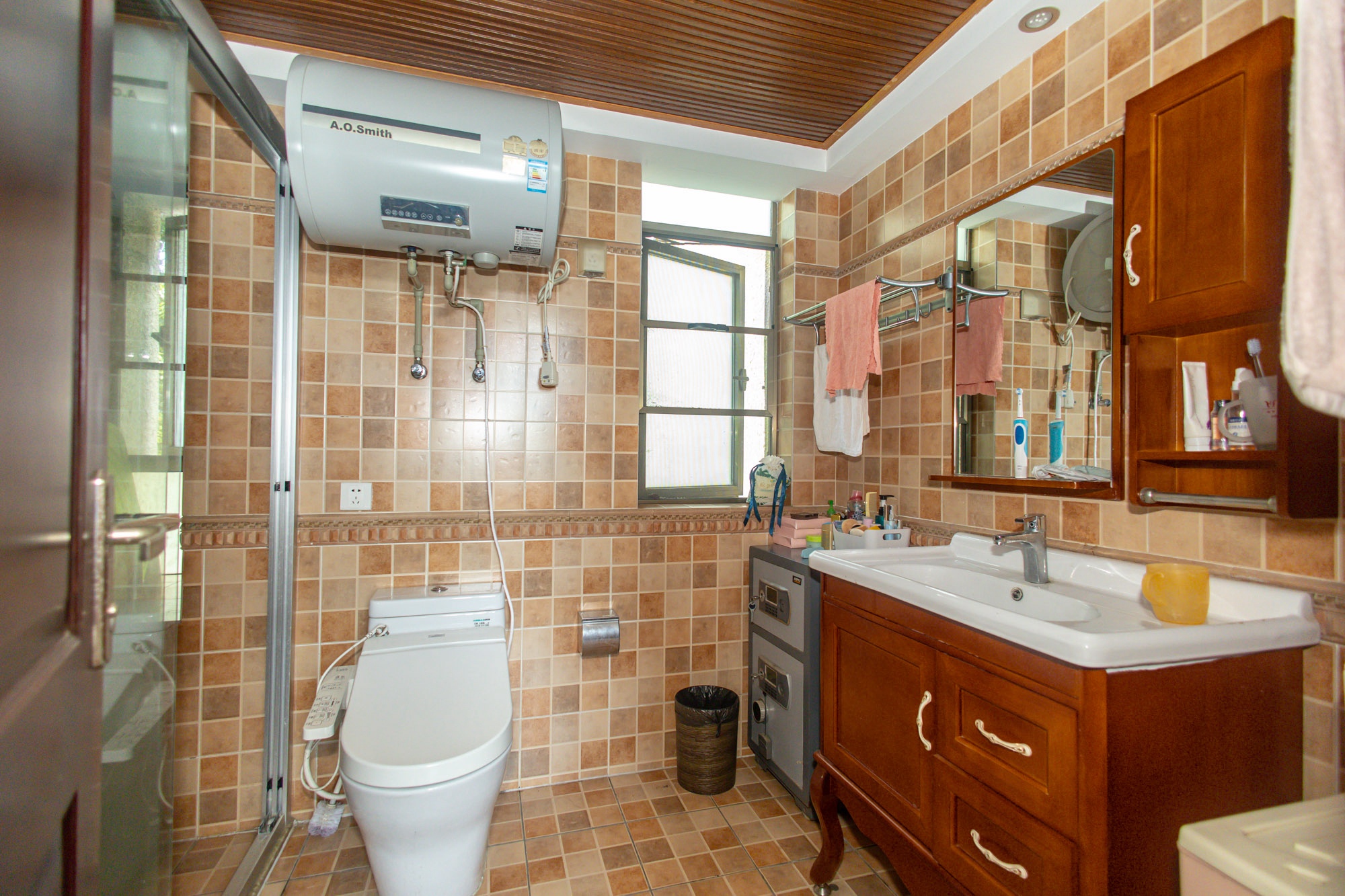 碧桂园威尼斯城 8室4厅3卫 408.0万 碧桂园威尼斯城 8室4厅3卫 408.0万卫生间