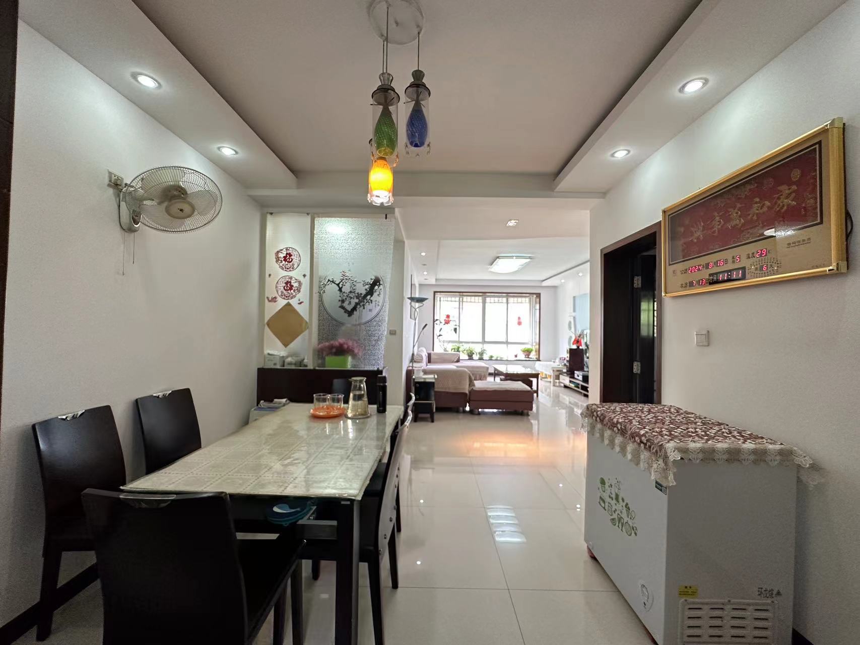 康和山庄 3室2厅2卫 38.0万 康和山庄 3室2厅2卫 38.0万室内图