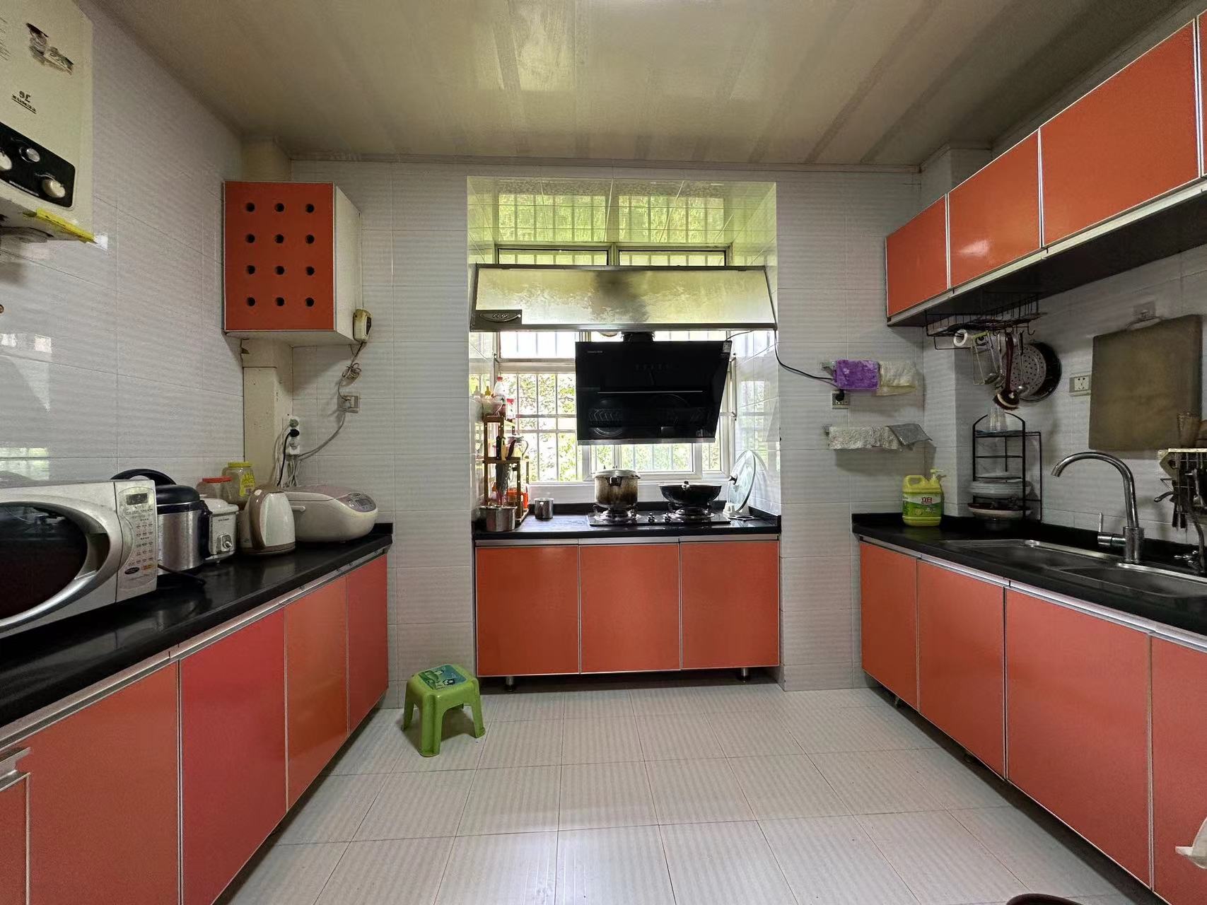 康和山庄 3室2厅2卫 38.0万 康和山庄 3室2厅2卫 38.0万室内图