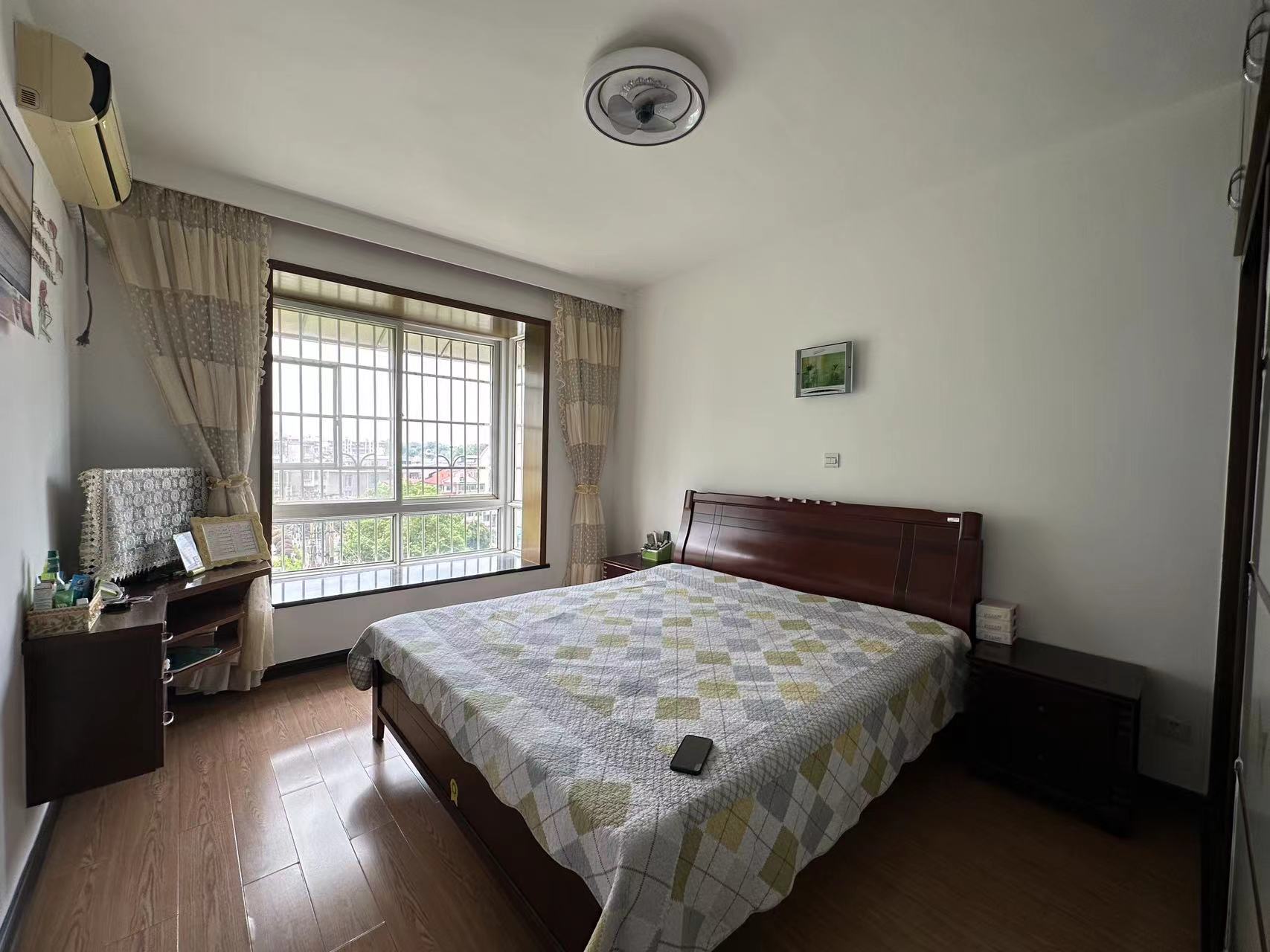 康和山庄 3室2厅2卫 38.0万 康和山庄 3室2厅2卫 38.0万室内图