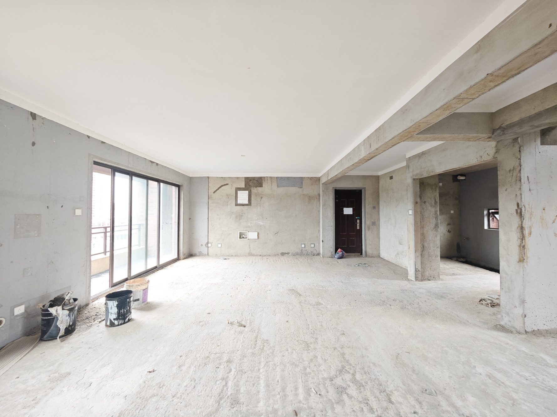 保利城(中航城国际社区、郡原美村) 4室2厅2卫 260.0万 保利城(中航城国际社区、郡原美村) 4室2厅2卫 260.0万客厅