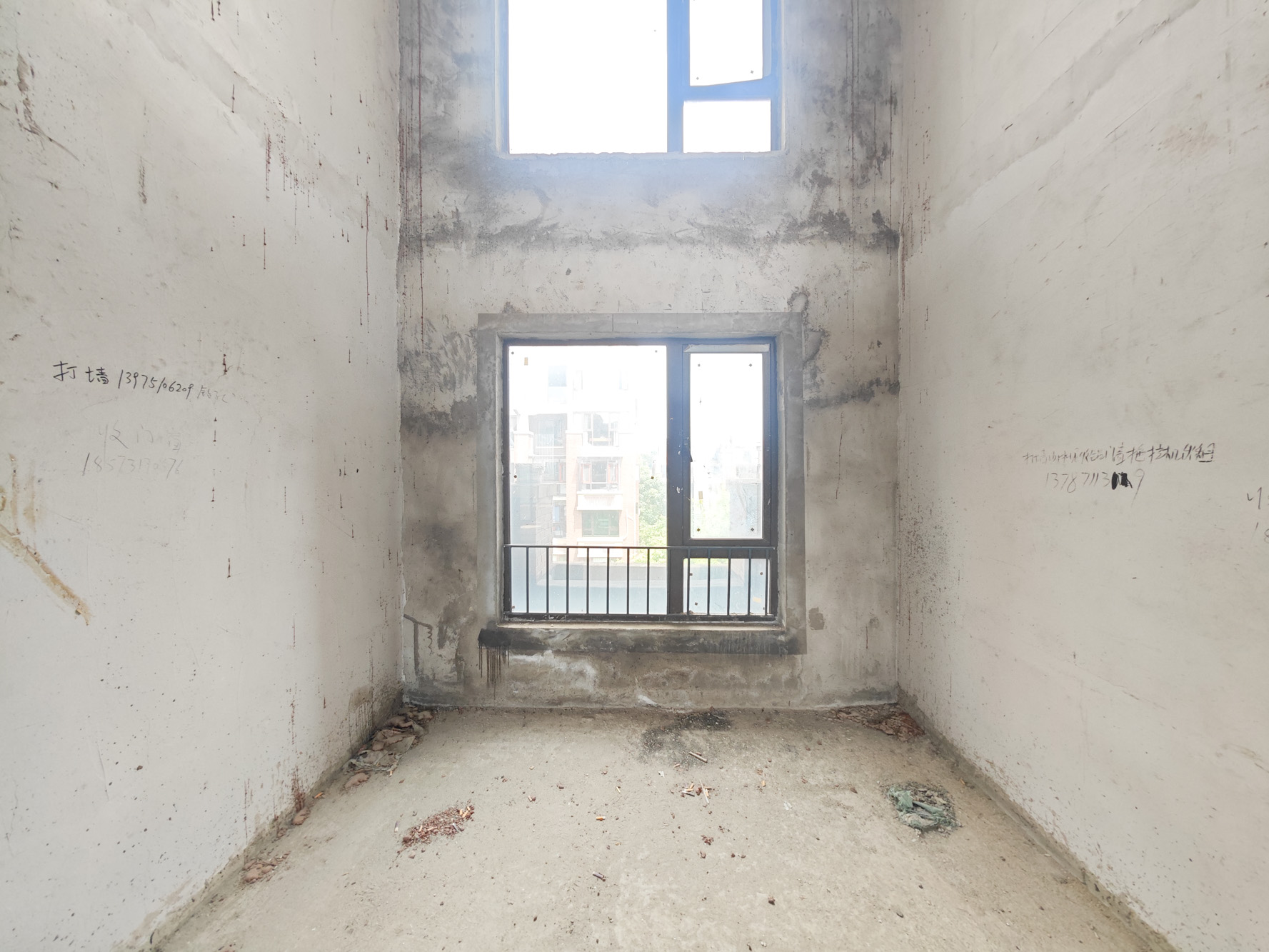 保利城(中航城国际社区、郡原美村) 4室2厅2卫 260.0万 保利城(中航城国际社区、郡原美村) 4室2厅2卫 260.0万卧室