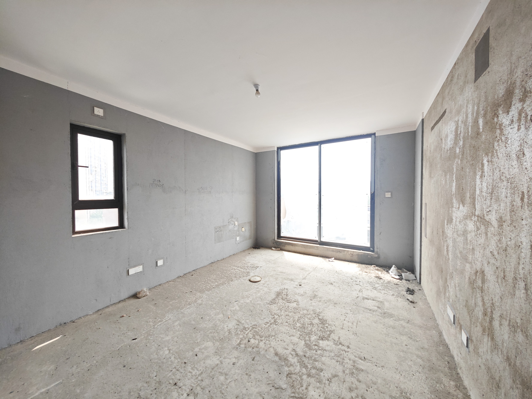 保利城(中航城国际社区、郡原美村) 4室2厅2卫 260.0万 保利城(中航城国际社区、郡原美村) 4室2厅2卫 260.0万卧室