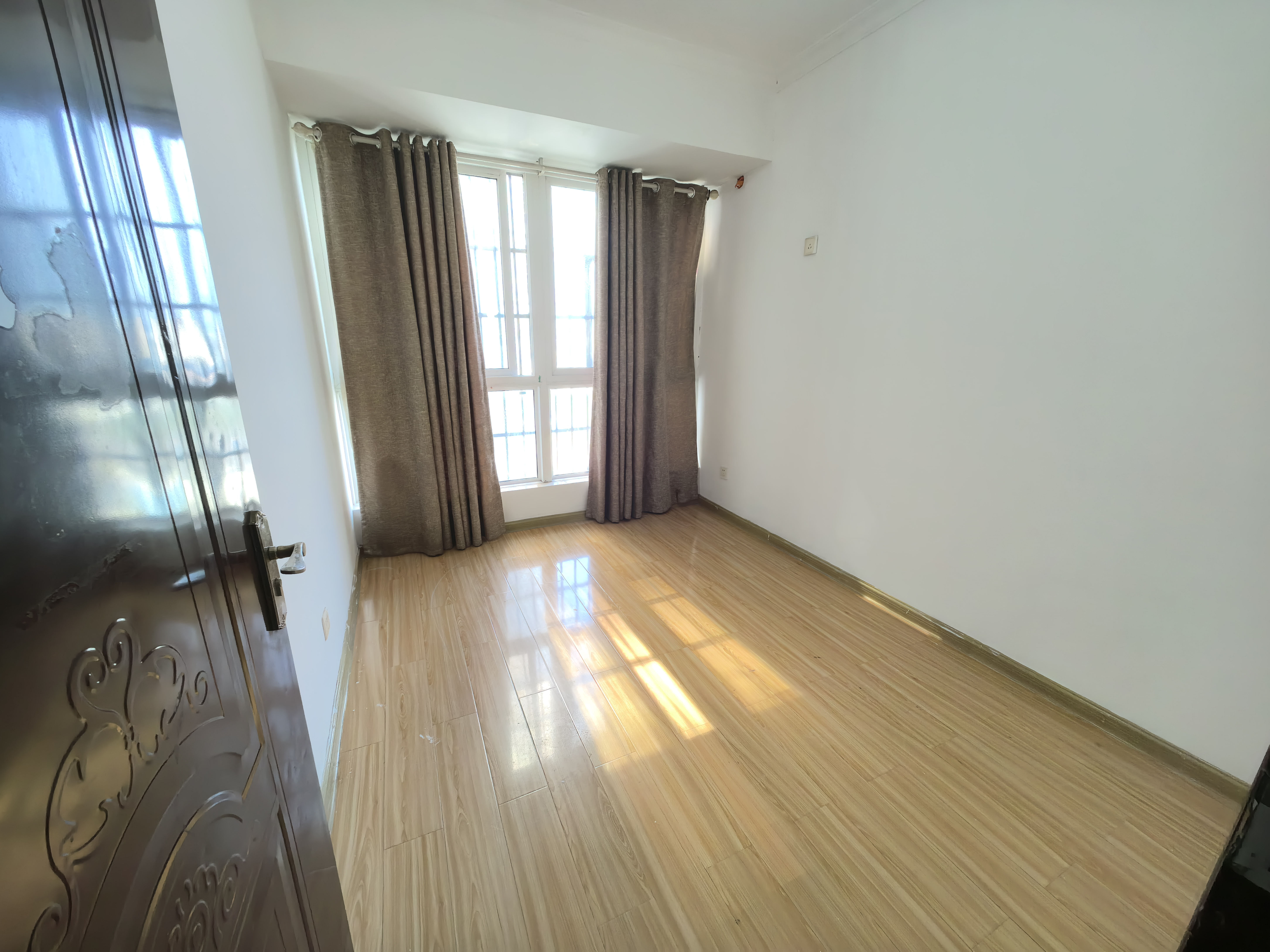 印象华都  3室2厅1卫    39.0万 印象华都  3室2厅1卫    39.0万室内图