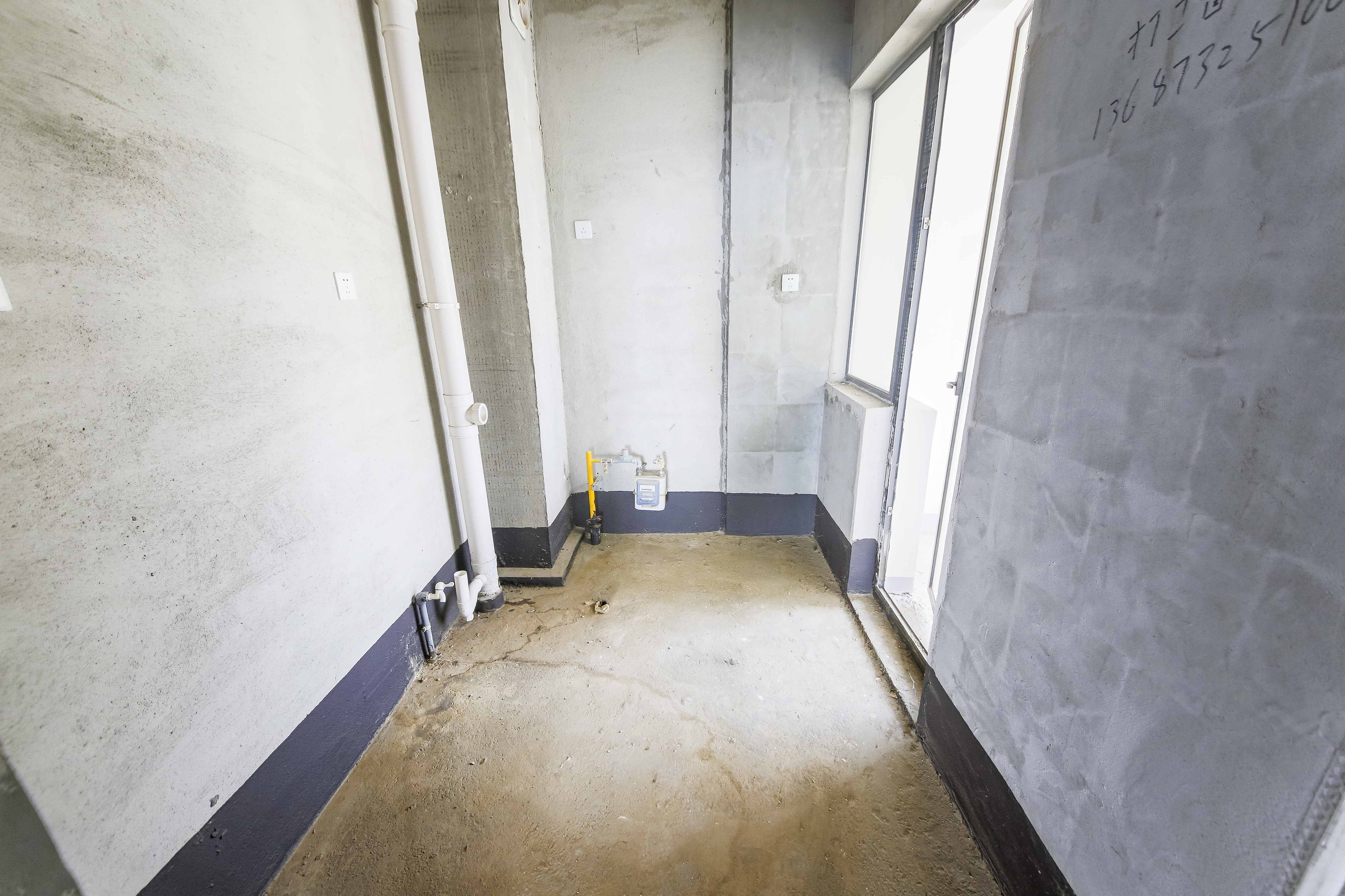 高升时代广场(冠铭商务中心)  3室2厅1卫    65.0万 高升时代广场(冠铭商务中心)  3室2厅1卫    65.0万厨房