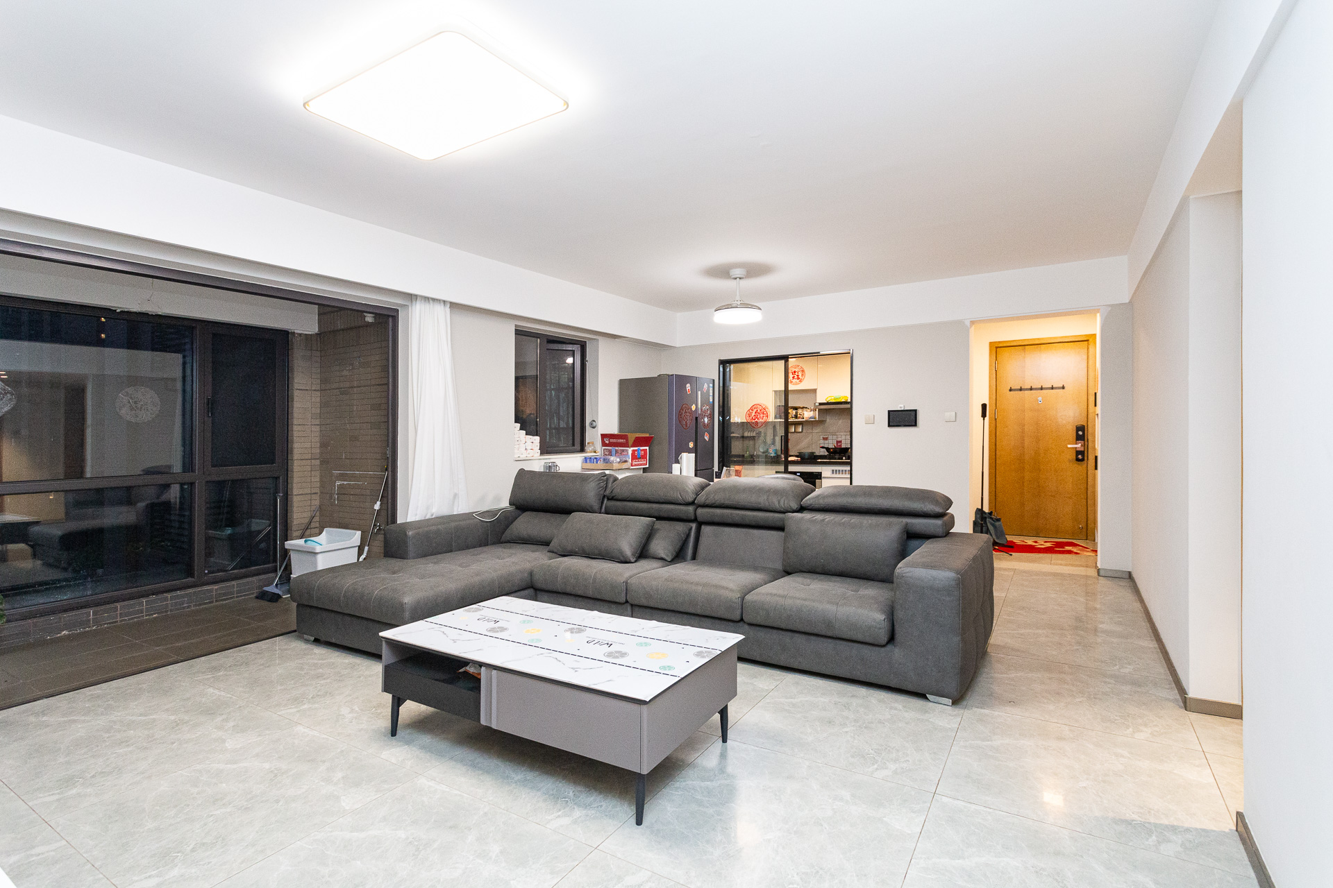 时代倾城四期 3室2厅2卫 114.0万 时代倾城四期 3室2厅2卫 114.0万客厅