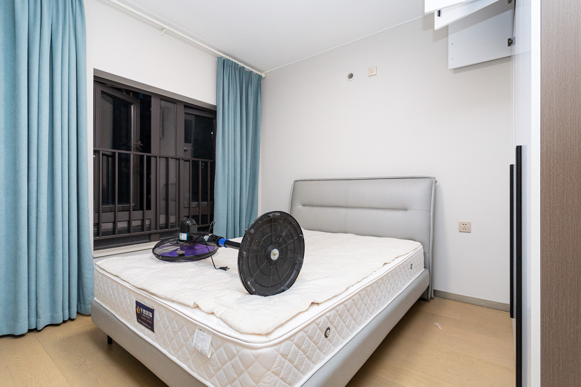 时代倾城四期 3室2厅2卫 114.0万 时代倾城四期 3室2厅2卫 114.0万卧室