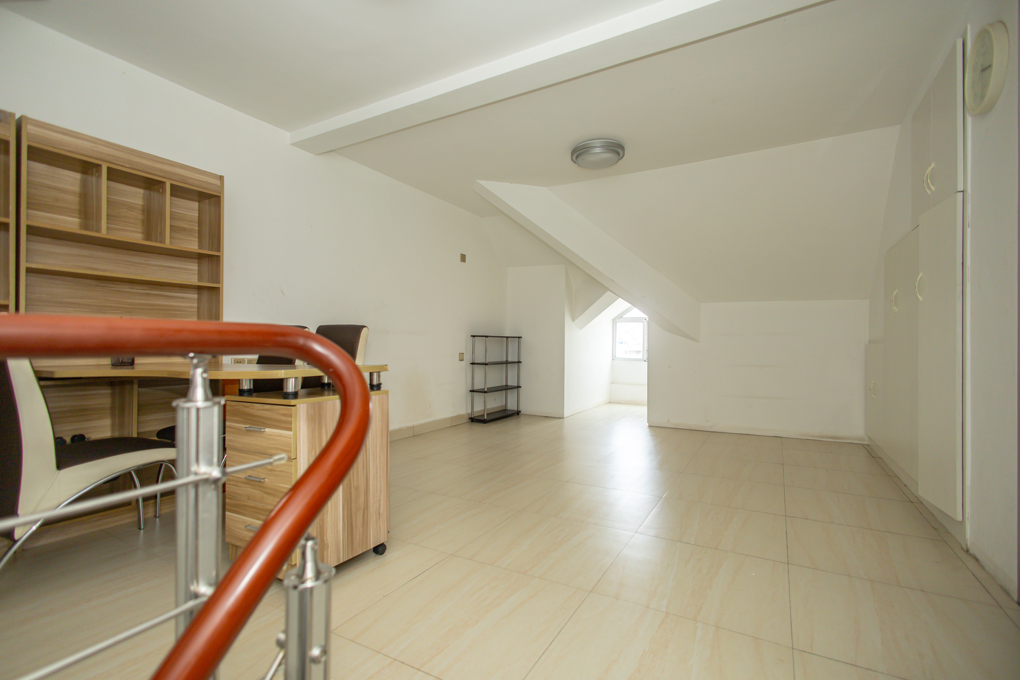 恒广国际景园一二区  3室2厅2卫    83.8万 恒广国际景园一二区  3室2厅2卫    83.8万其他