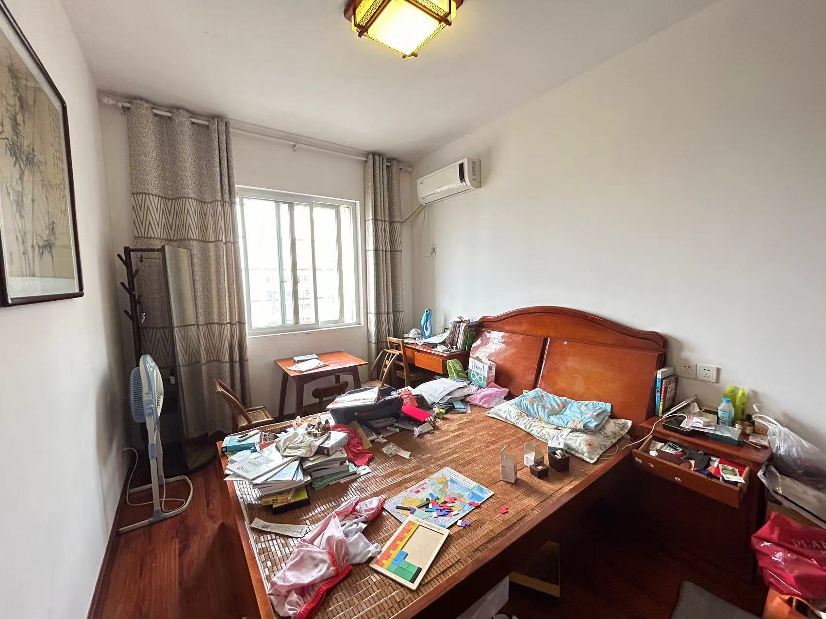 利江花园 4室2厅2卫 75.0万 利江花园 4室2厅2卫 75.0万室内图