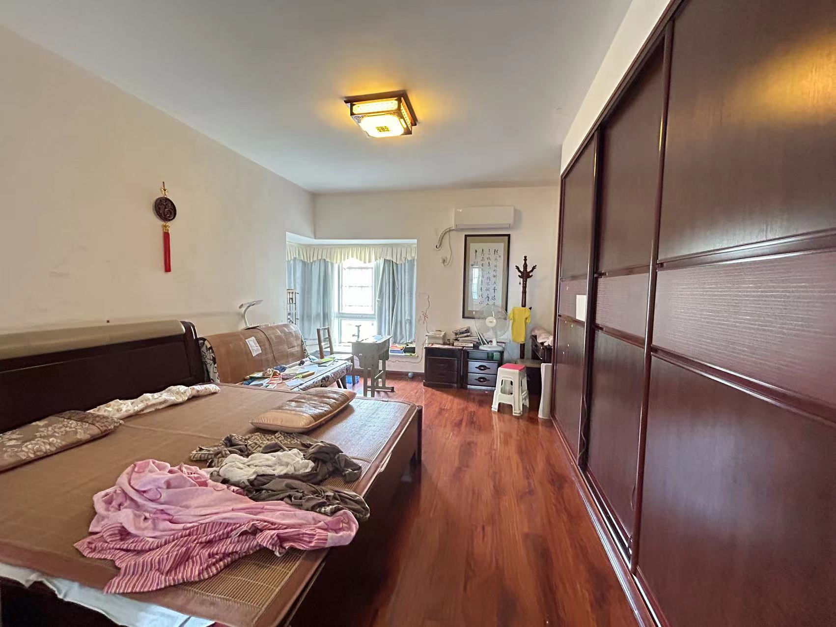 利江花园 4室2厅2卫 75.0万 利江花园 4室2厅2卫 75.0万室内图