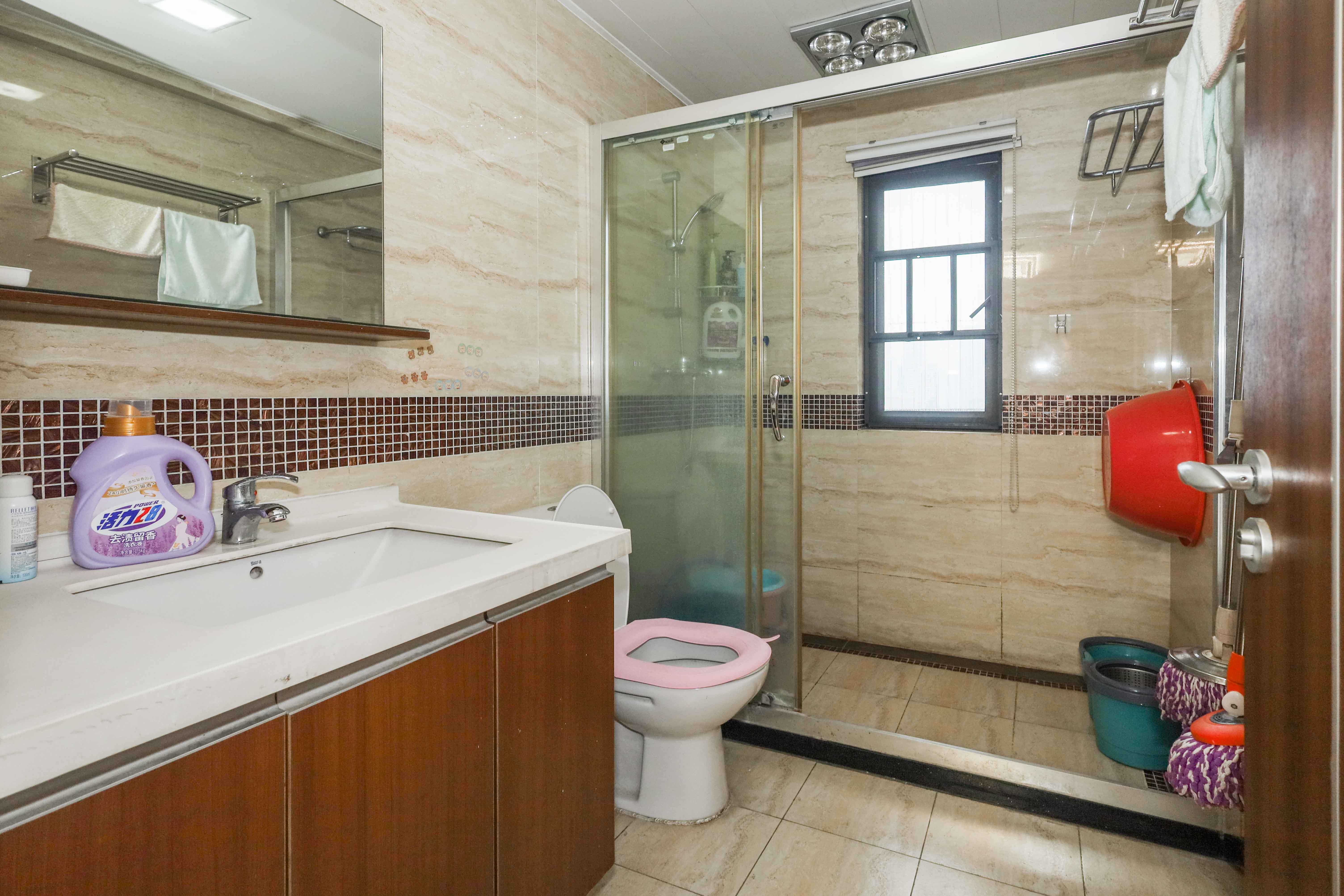 万科城市花园 3室2厅2卫 105.0万 万科城市花园 3室2厅2卫 105.0万卫生间