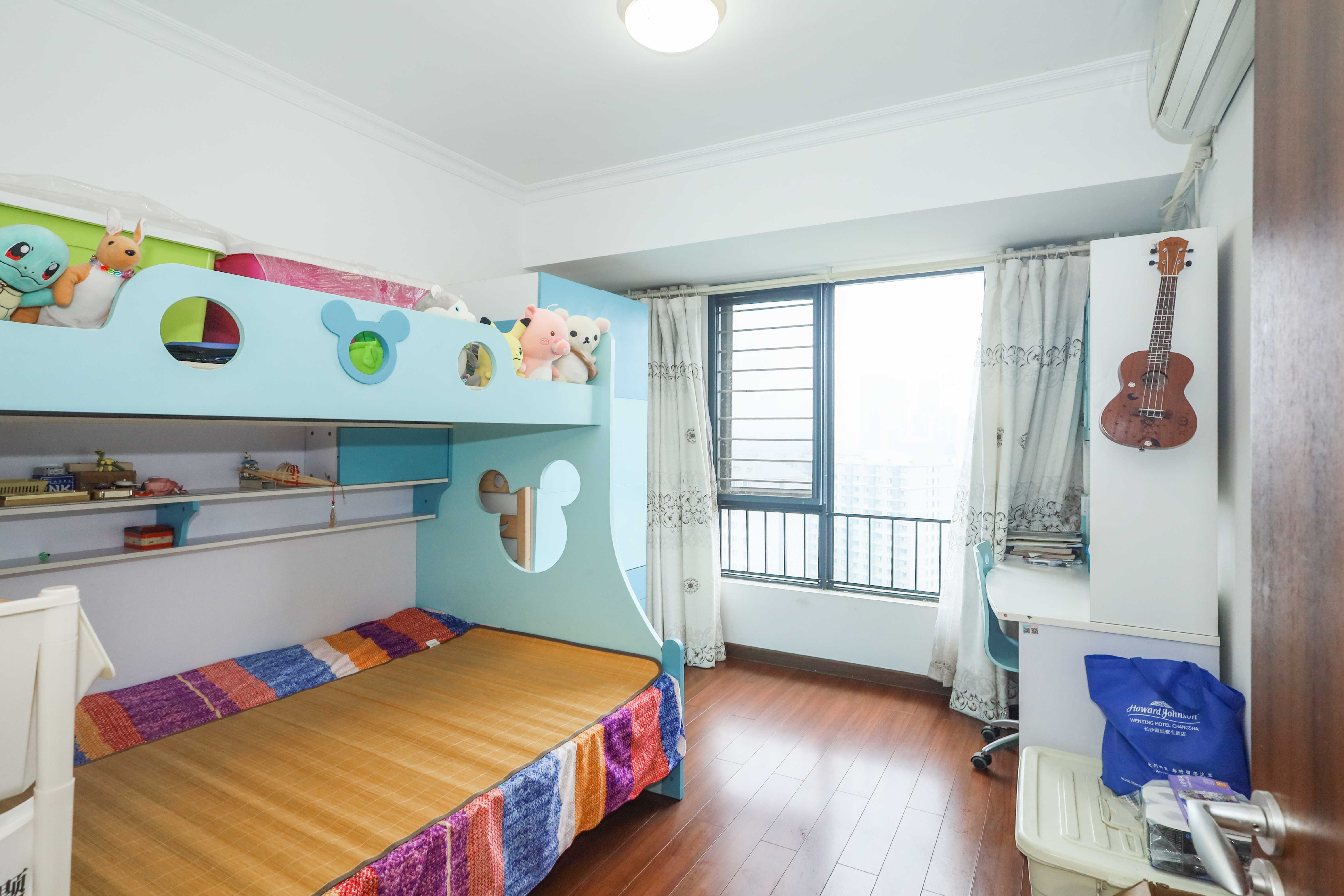 万科城市花园 3室2厅2卫 105.0万 万科城市花园 3室2厅2卫 105.0万卧室