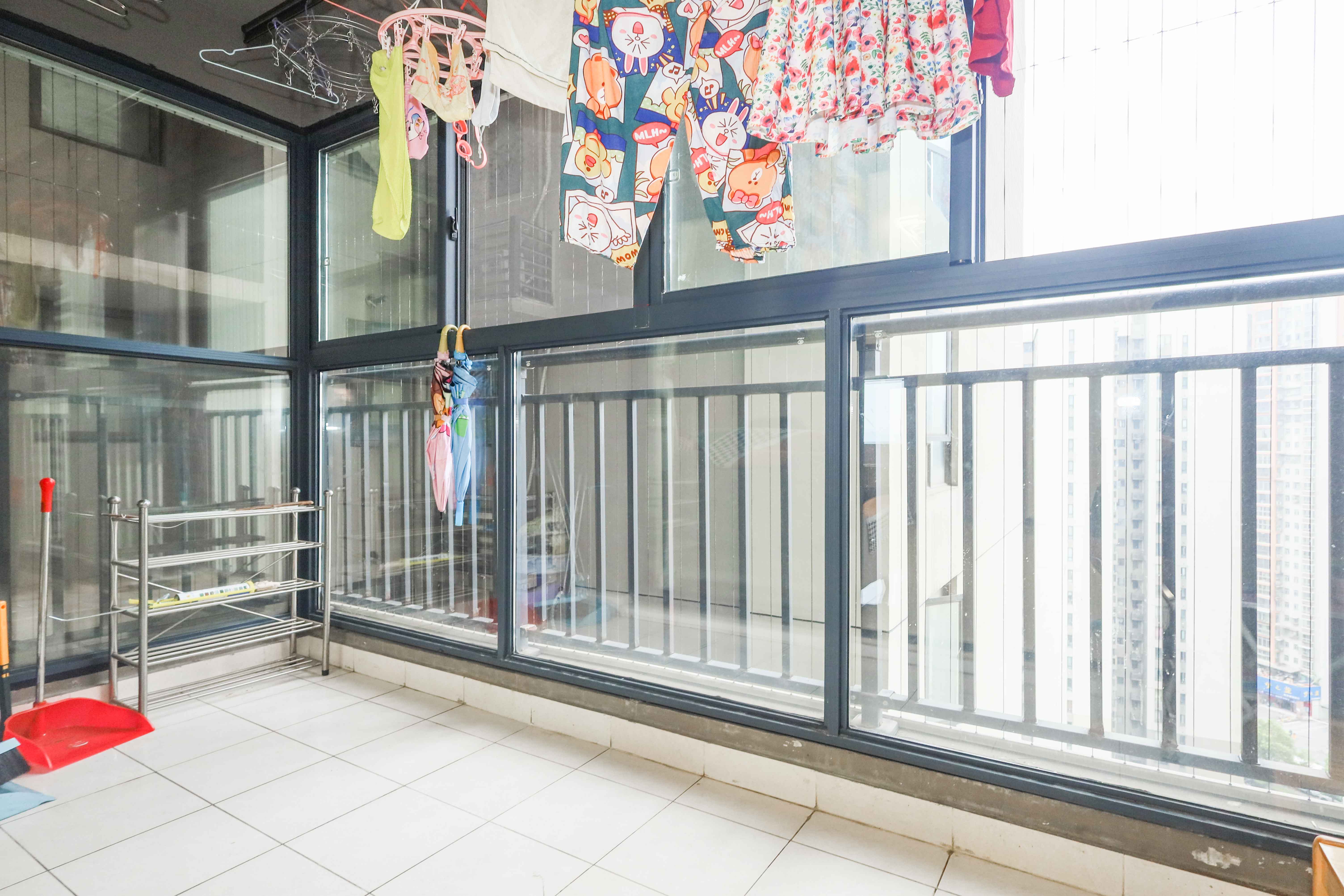 万科城市花园 3室2厅2卫 105.0万 万科城市花园 3室2厅2卫 105.0万阳台