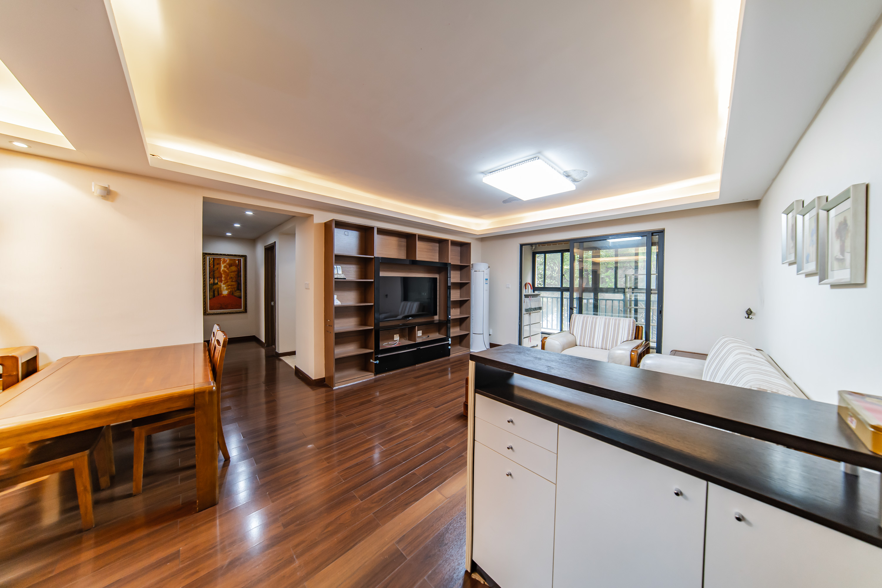 万科白鹭郡 3室2厅2卫 150.0万 万科白鹭郡 3室2厅2卫 150.0万客厅