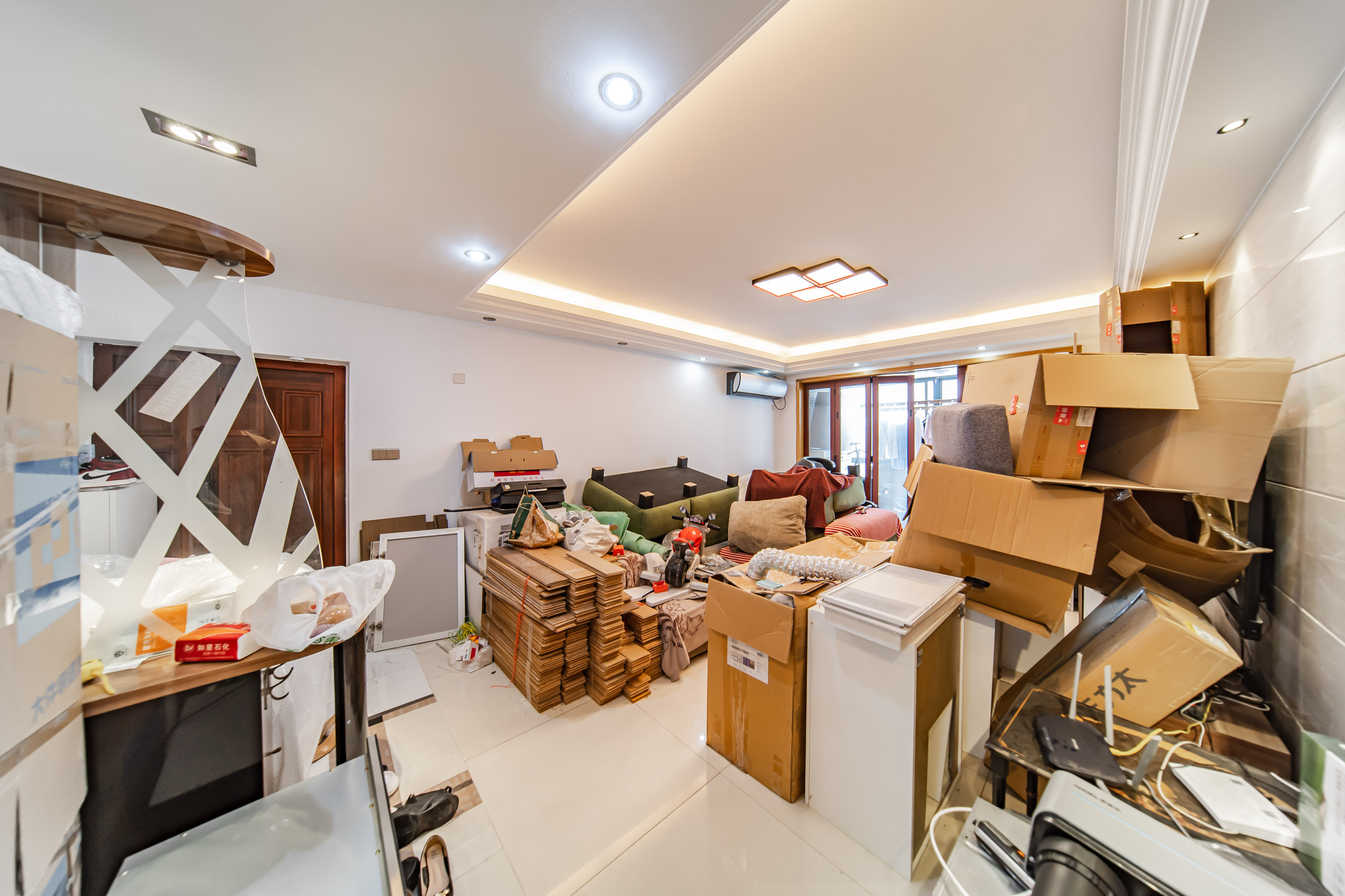 岳麓现代城  3室2厅1卫   184.00万客厅
