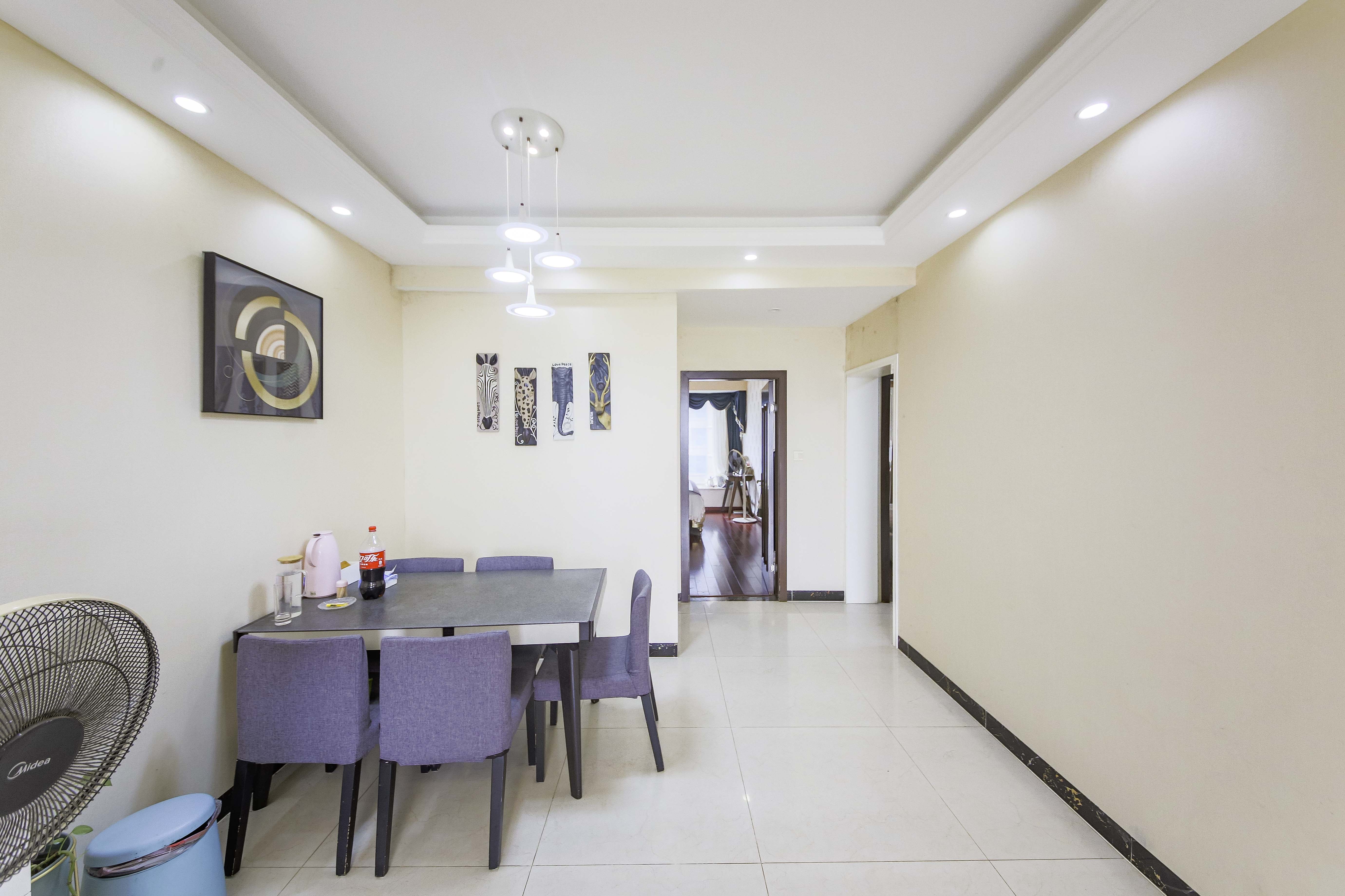 湘江雅颂居 3室2厅2卫 114.0万 湘江雅颂居 3室2厅2卫 114.0万客厅