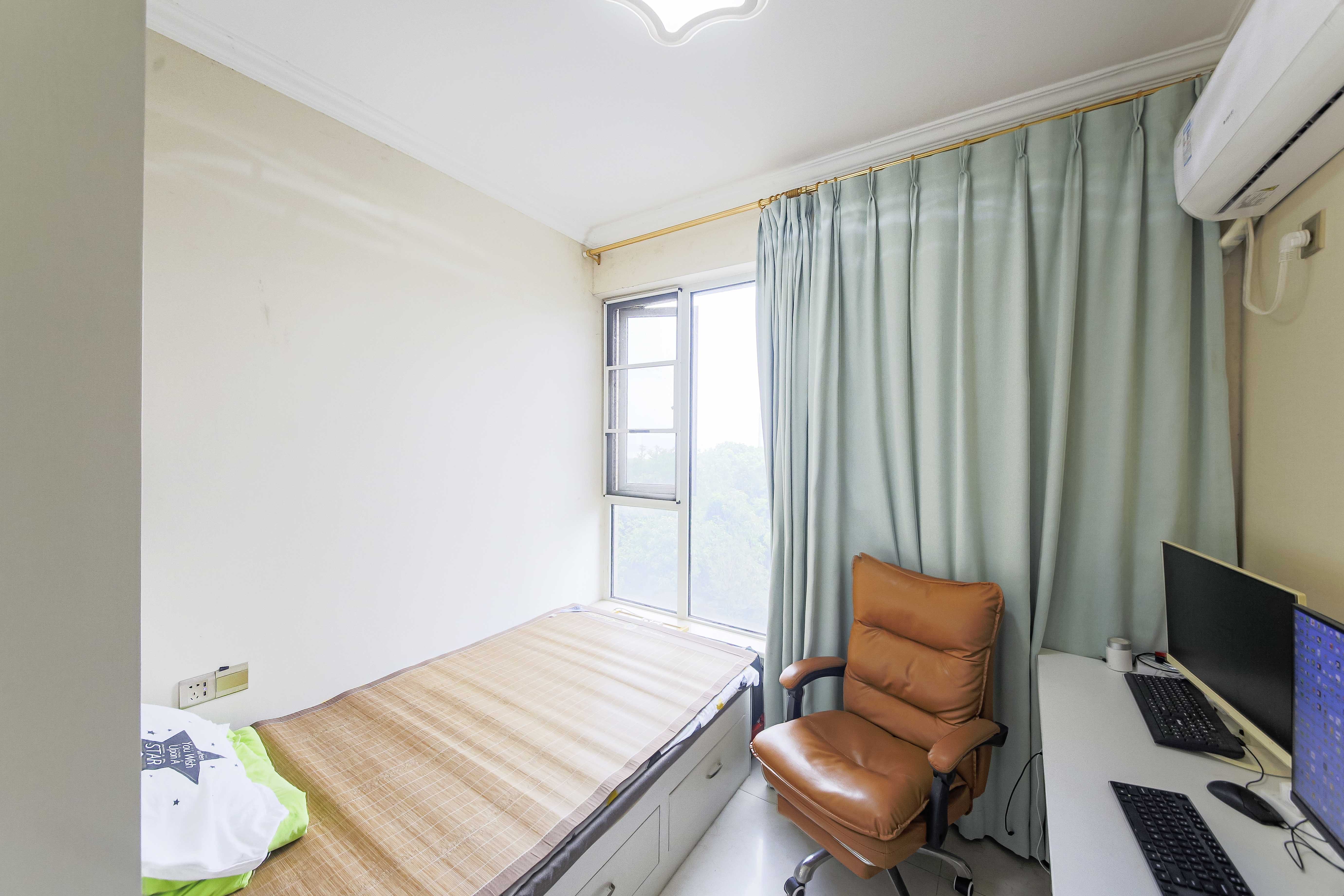 湘江雅颂居 3室2厅2卫 114.0万 湘江雅颂居 3室2厅2卫 114.0万卧室