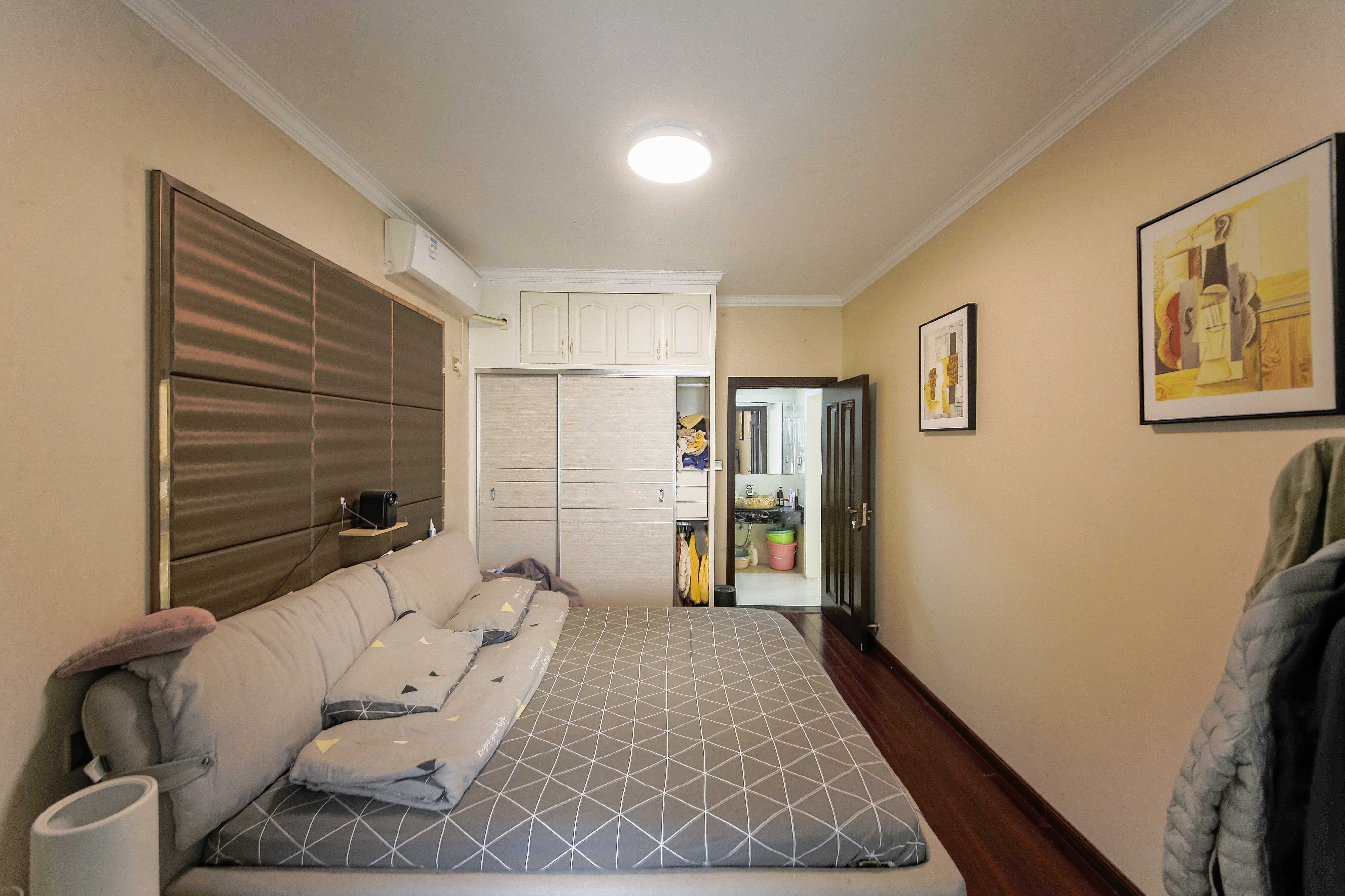 湘江雅颂居  3室2厅2卫    114.0万卧室