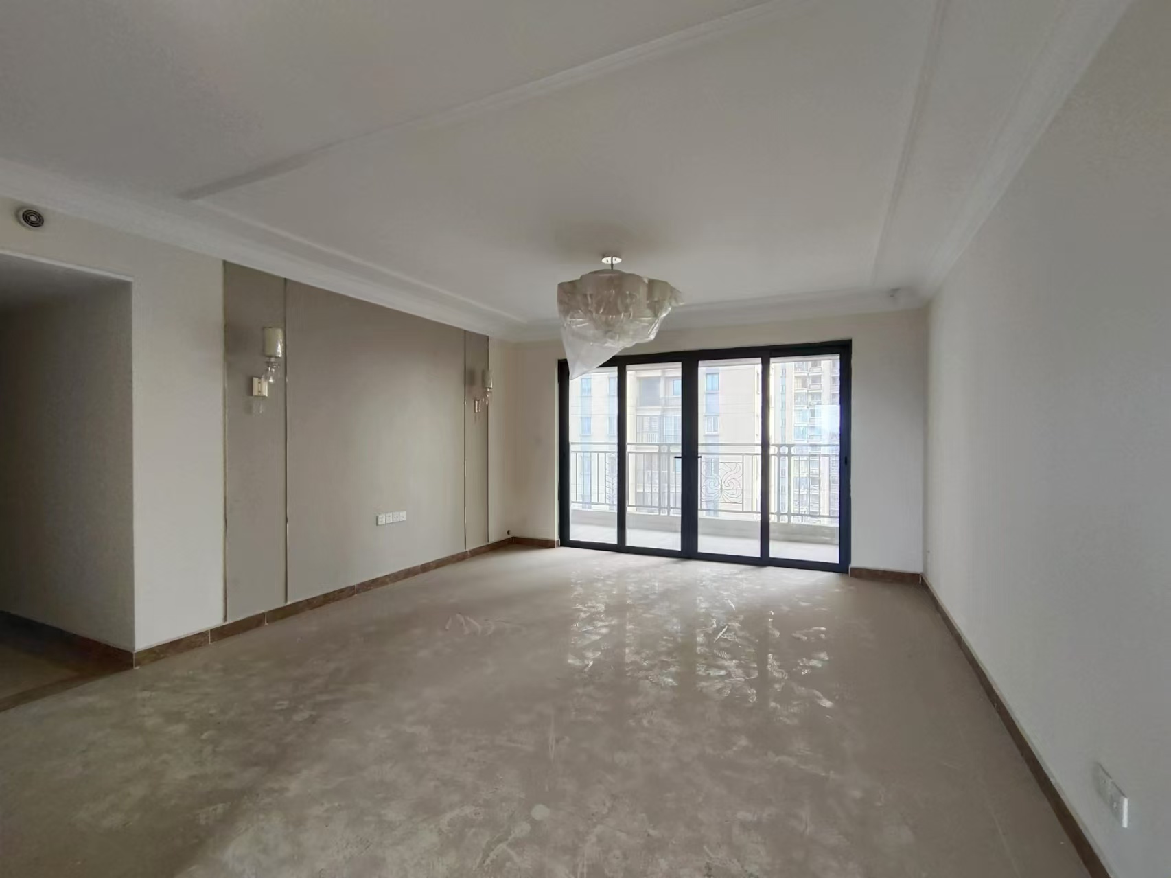 恒大华府  4室2厅2卫    139.8万 恒大华府  4室2厅2卫    139.8万室内图