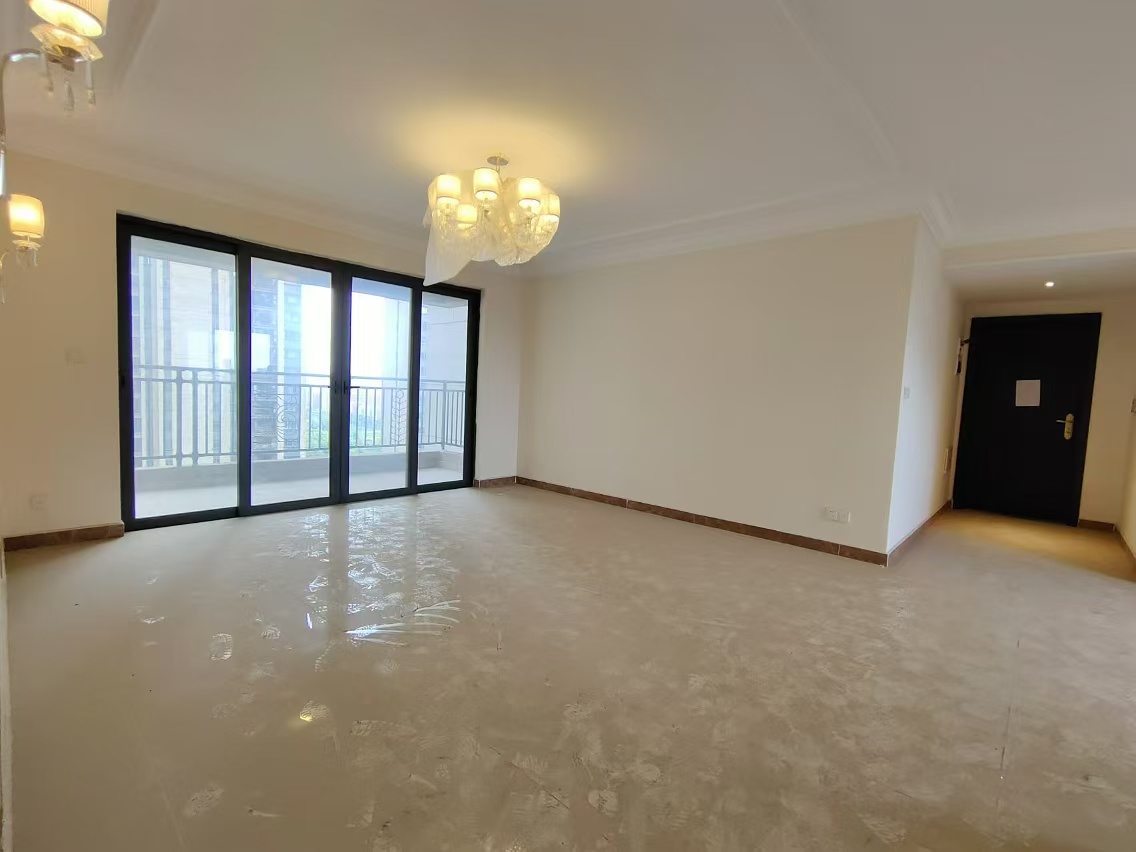 恒大华府  4室2厅2卫    139.8万 恒大华府  4室2厅2卫    139.8万室内图