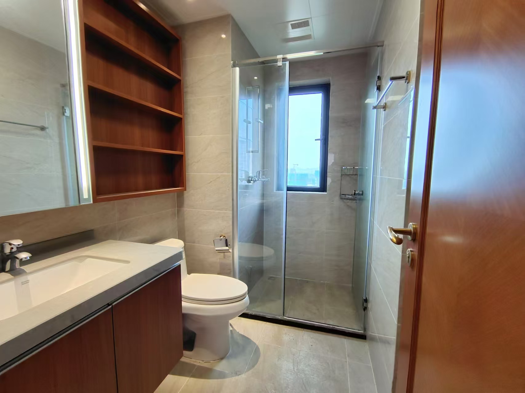 恒大华府  4室2厅2卫    139.8万 恒大华府  4室2厅2卫    139.8万室内图