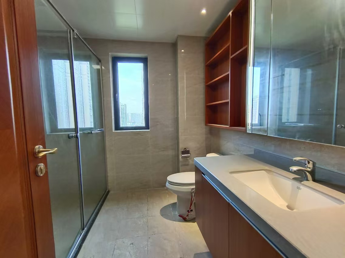 恒大华府  4室2厅2卫    139.8万 恒大华府  4室2厅2卫    139.8万室内图