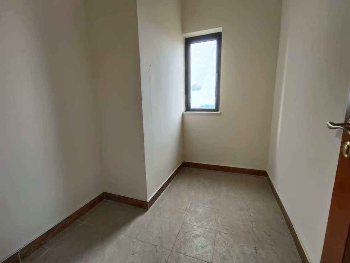 恒大华府  4室2厅2卫    139.8万 恒大华府  4室2厅2卫    139.8万室内图