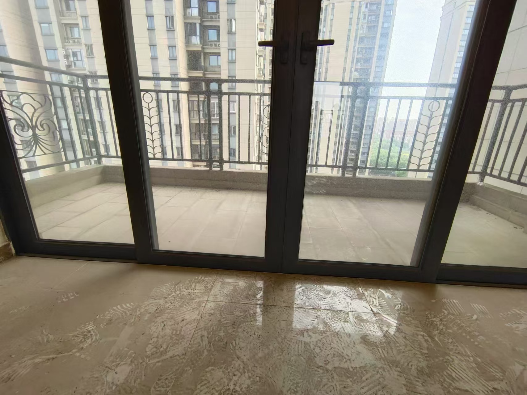 恒大华府  4室2厅2卫    139.8万 恒大华府  4室2厅2卫    139.8万室内图