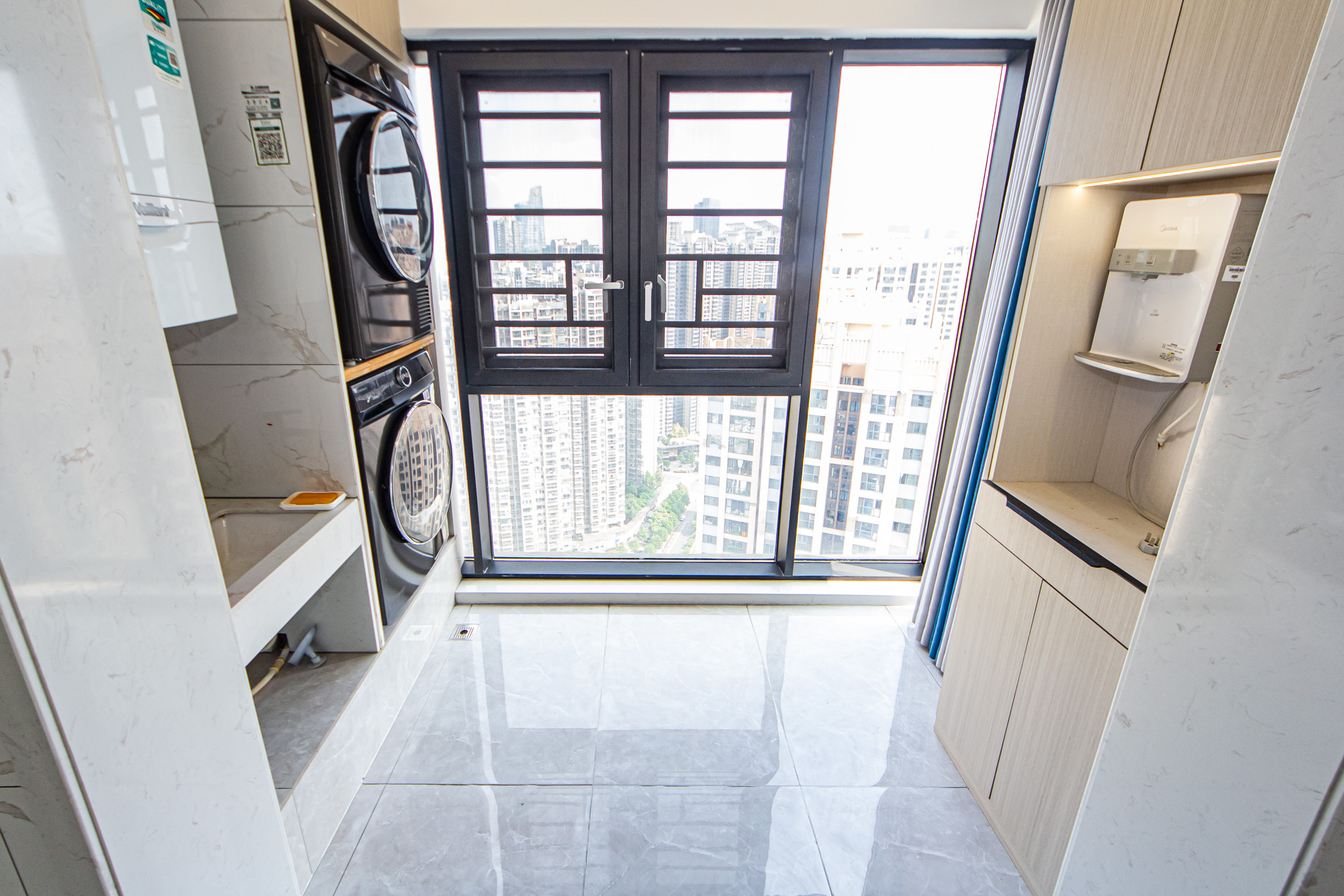 北辰三角洲E7区 3室2厅2卫 190.0万 北辰三角洲E7区 3室2厅2卫 190.0万阳台