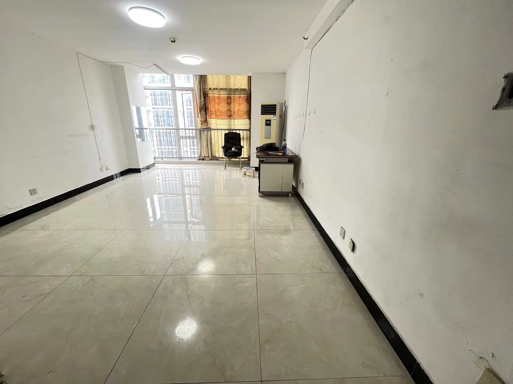 金轮时代广场 2室2厅1卫 32.0万 金轮时代广场 2室2厅1卫 32.0万室内图