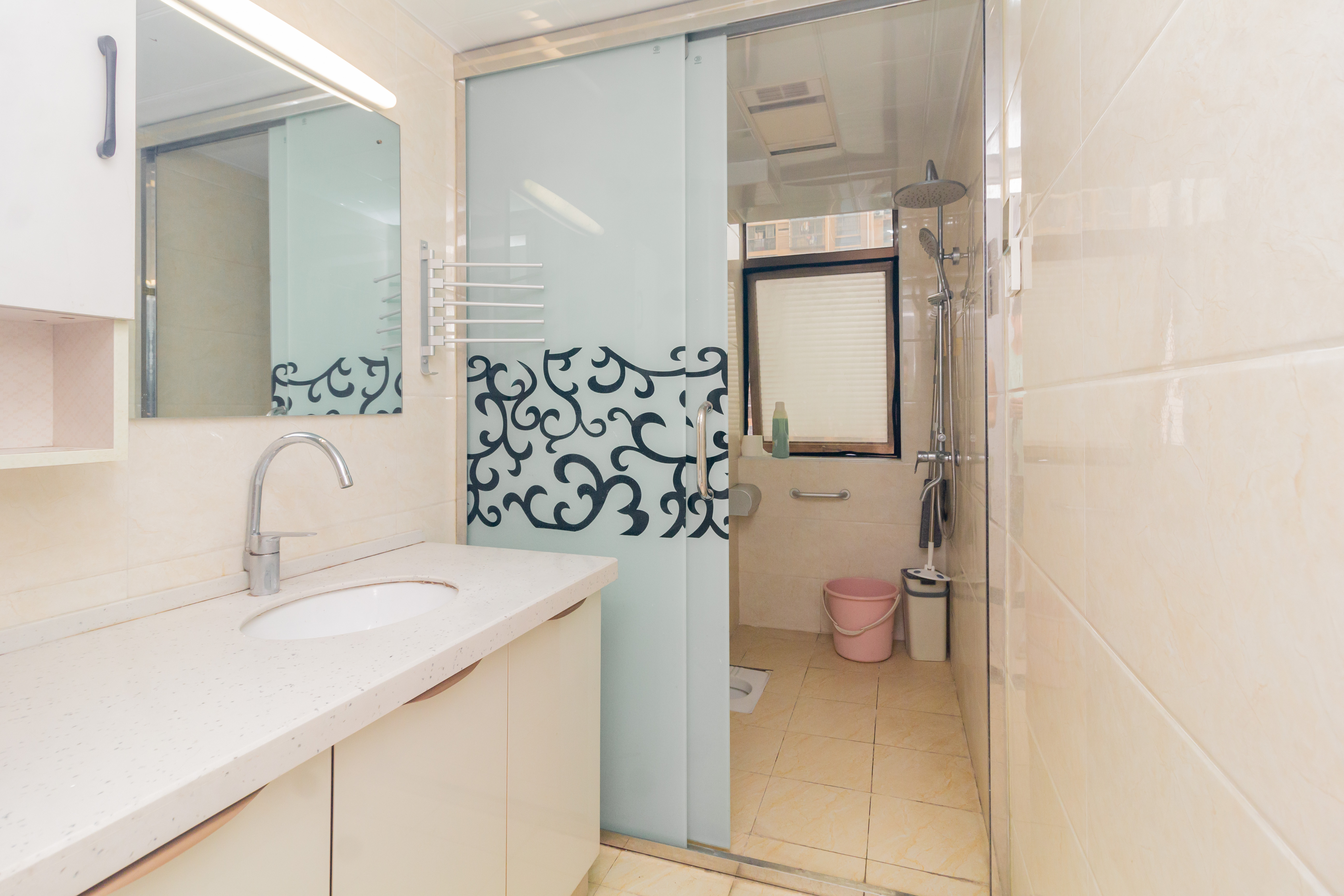 和泉嘉园  3室2厅2卫    90.0万 和泉嘉园  3室2厅2卫    90.0万卫生间