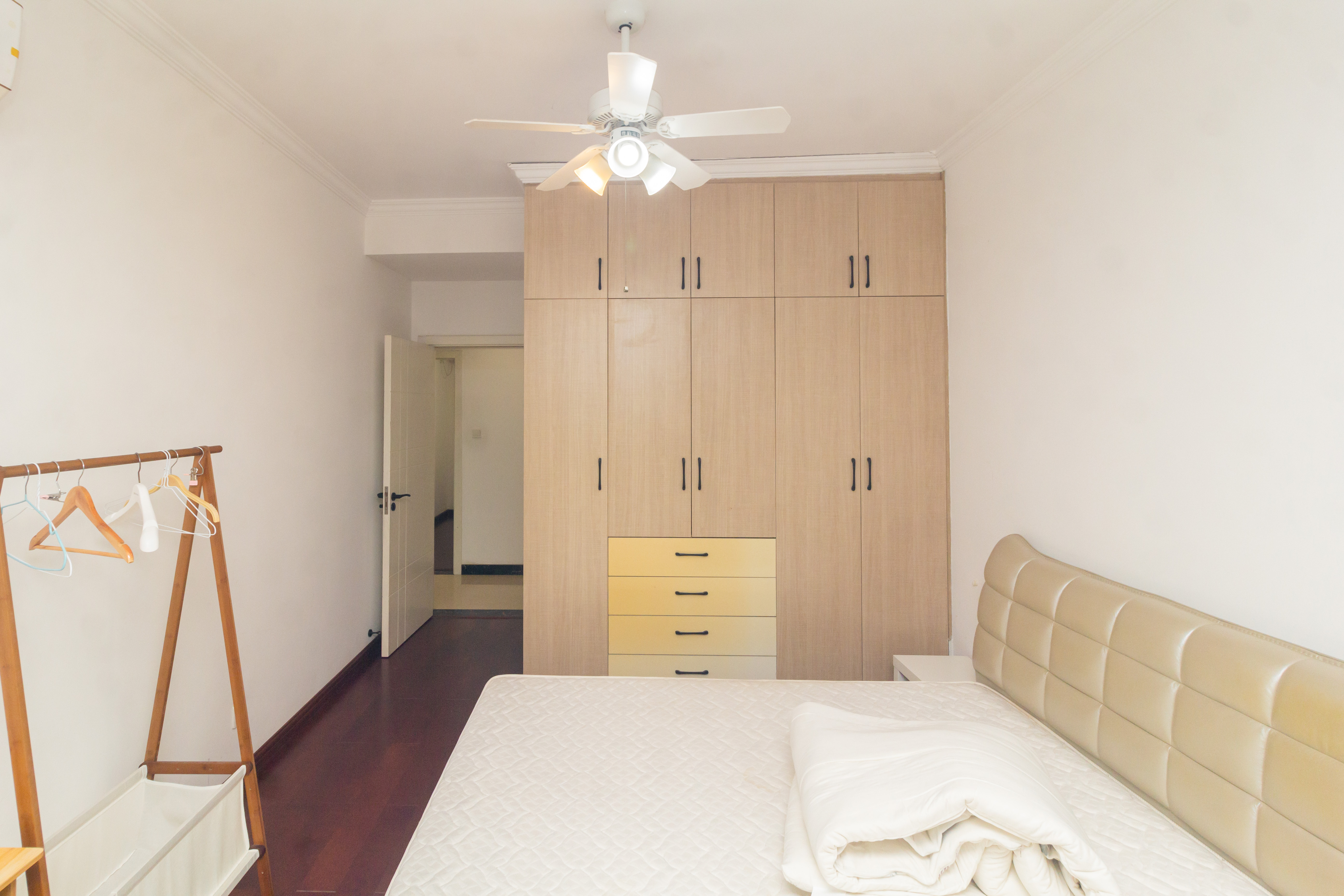 和泉嘉园  3室2厅2卫    90.0万 和泉嘉园  3室2厅2卫    90.0万卧室