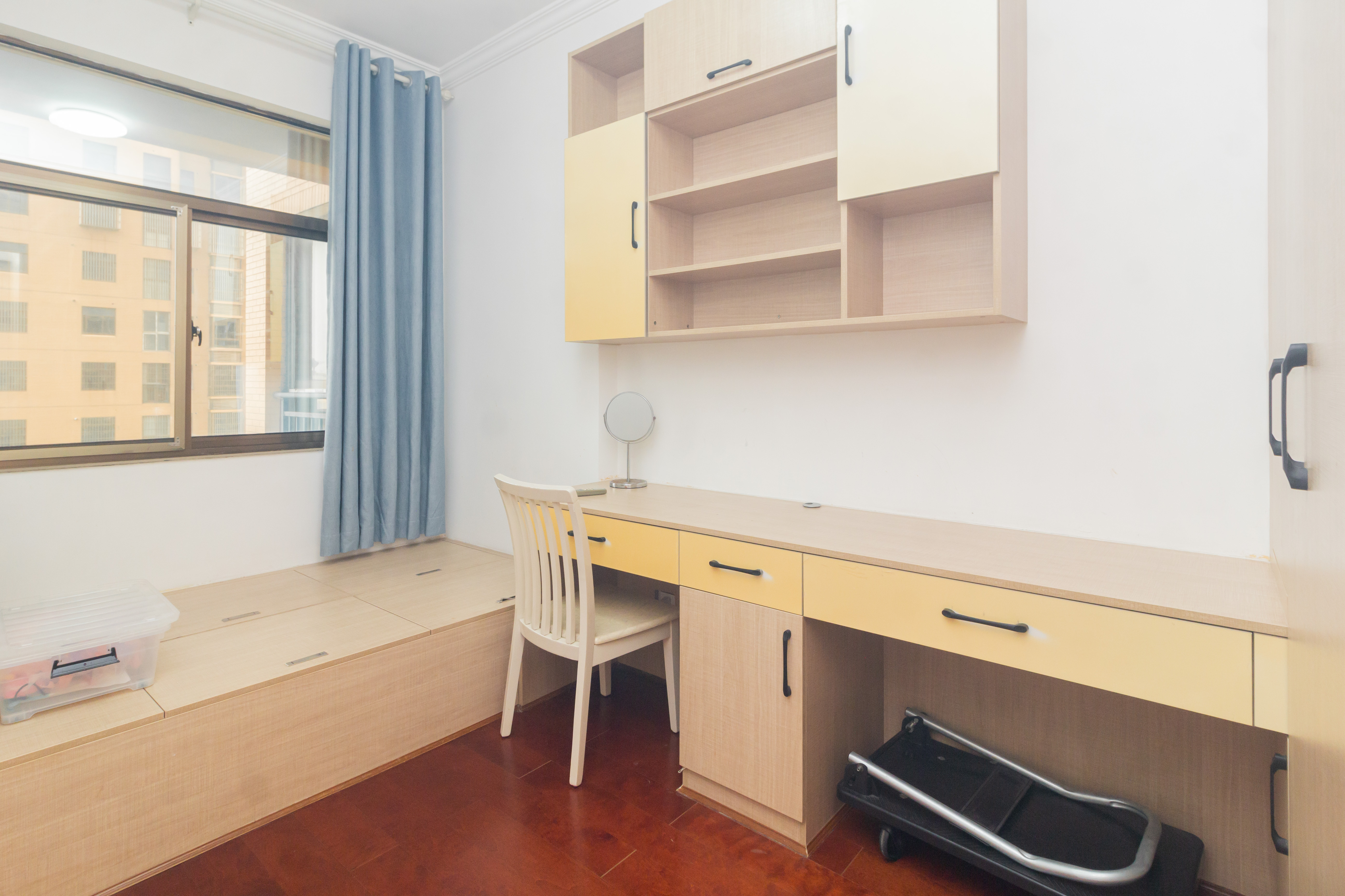 和泉嘉园  3室2厅2卫    90.0万 和泉嘉园  3室2厅2卫    90.0万卧室