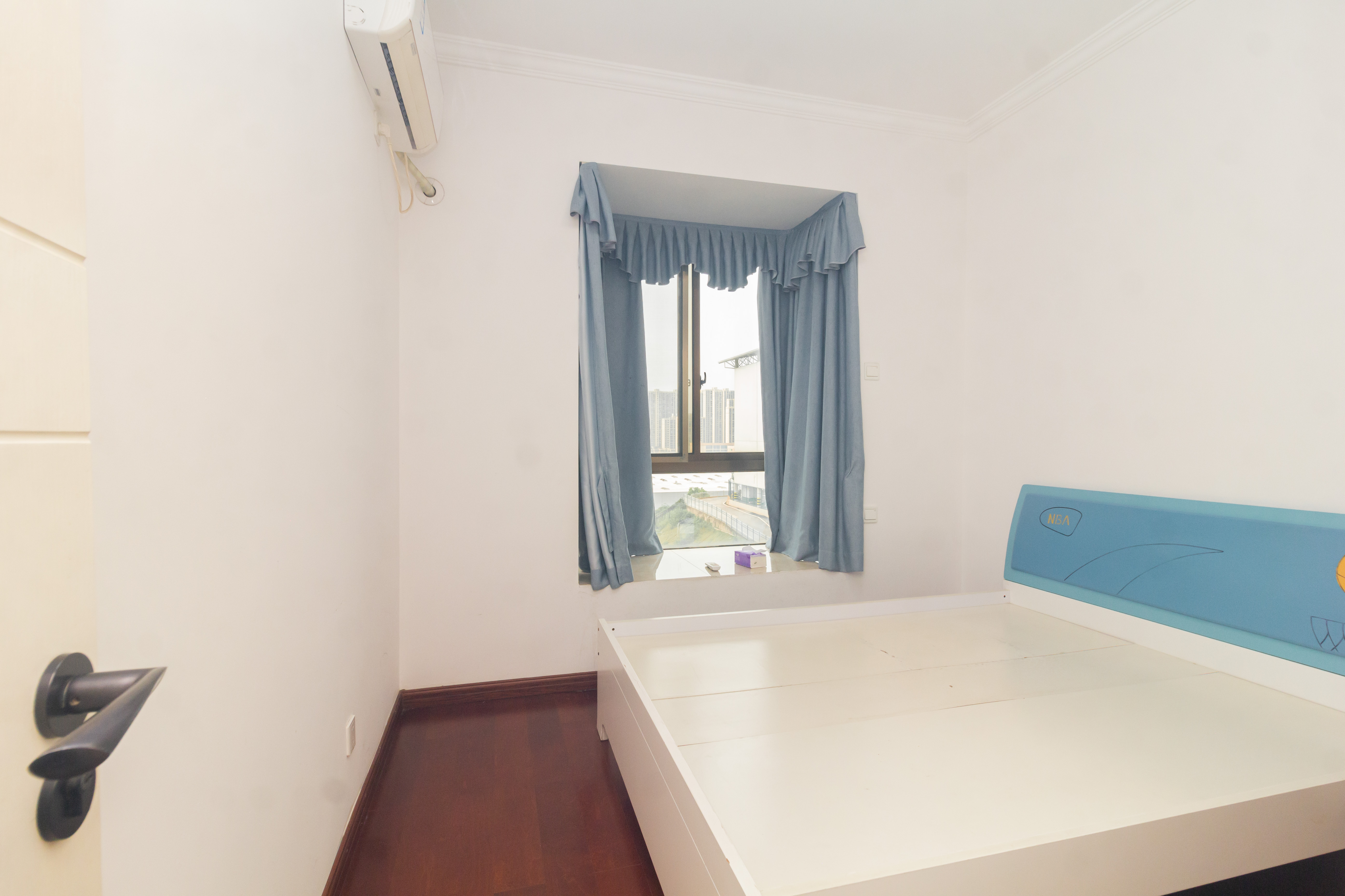 和泉嘉园  3室2厅2卫    90.0万 和泉嘉园  3室2厅2卫    90.0万卧室