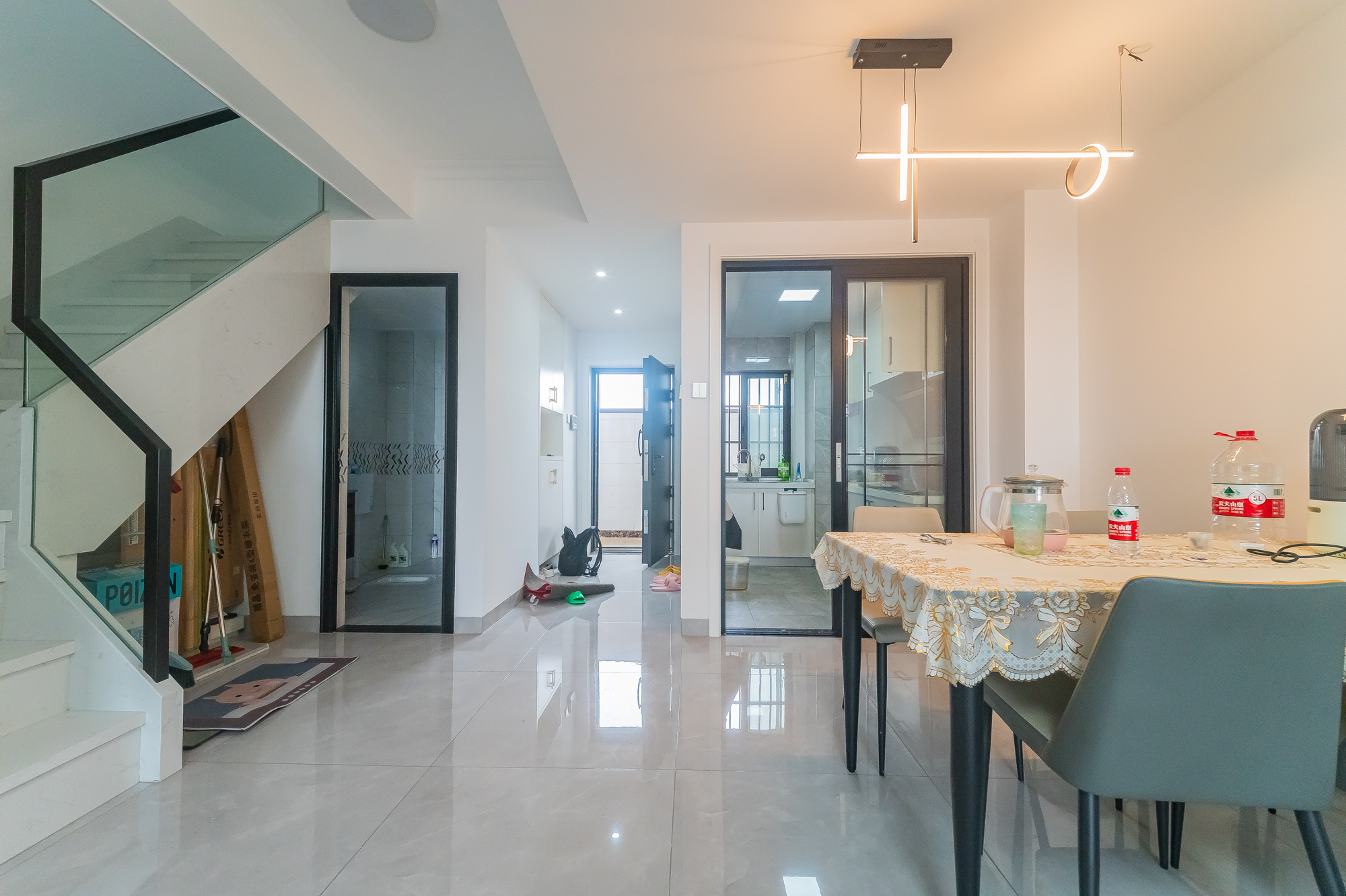 星湖湾一期高层  3室1厅2卫    83.8万 星湖湾一期高层  3室1厅2卫    83.8万客厅