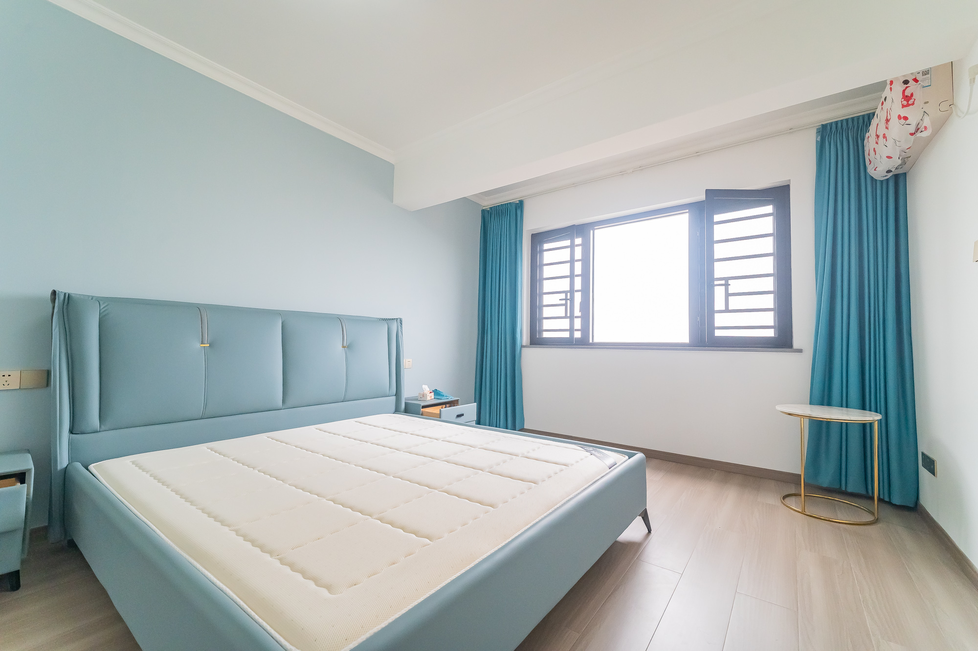 星湖湾一期高层  3室1厅2卫    83.8万 星湖湾一期高层  3室1厅2卫    83.8万卧室