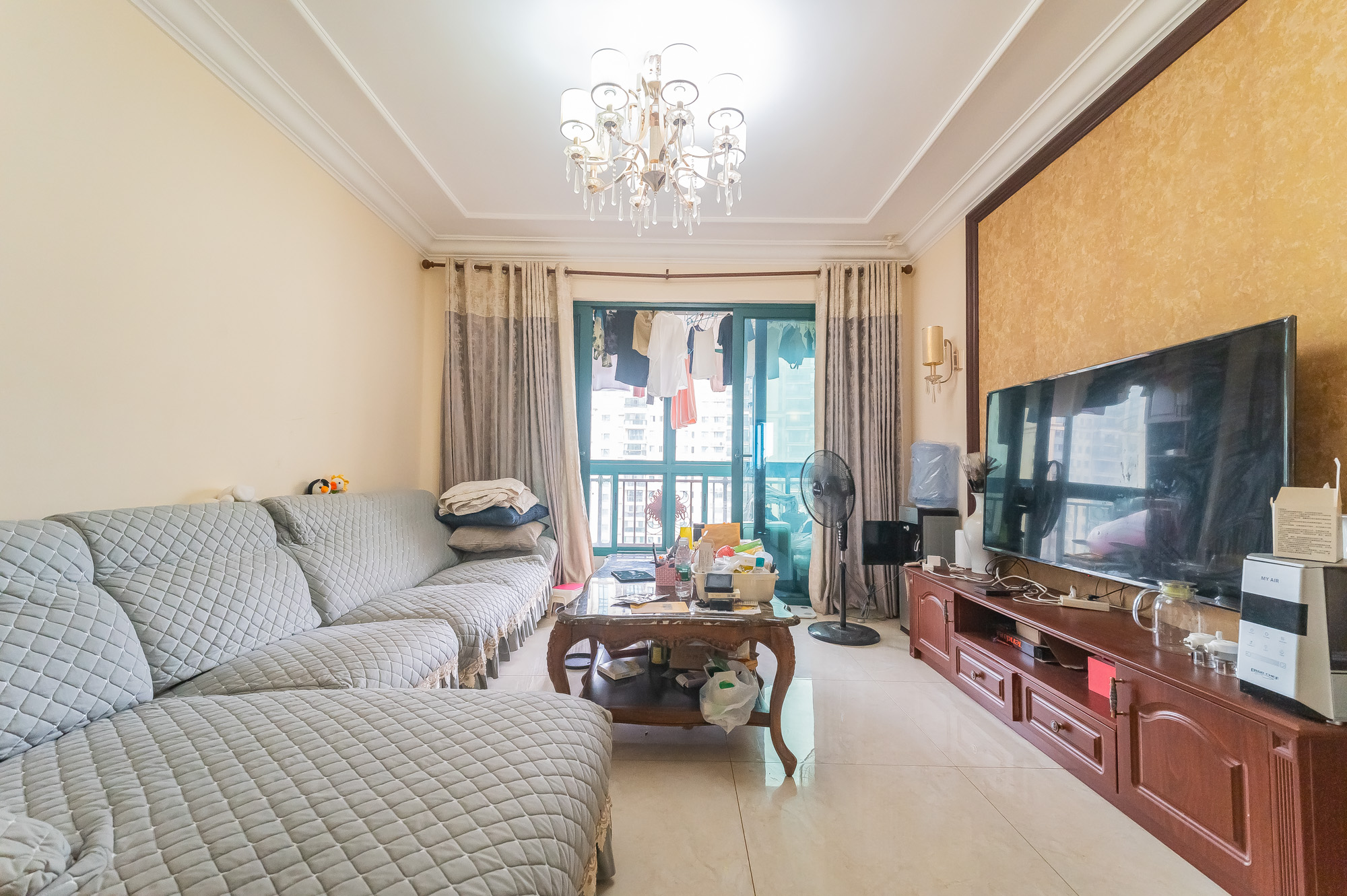 恒大翡翠华庭  3室2厅2卫    133.8万 恒大翡翠华庭  3室2厅2卫    133.8万客厅