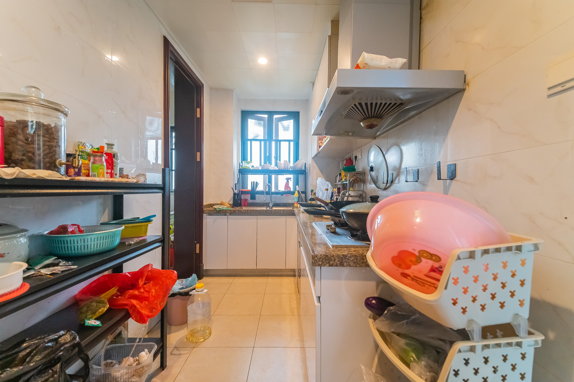 恒大翡翠华庭  3室2厅2卫    133.8万 恒大翡翠华庭  3室2厅2卫    133.8万厨房