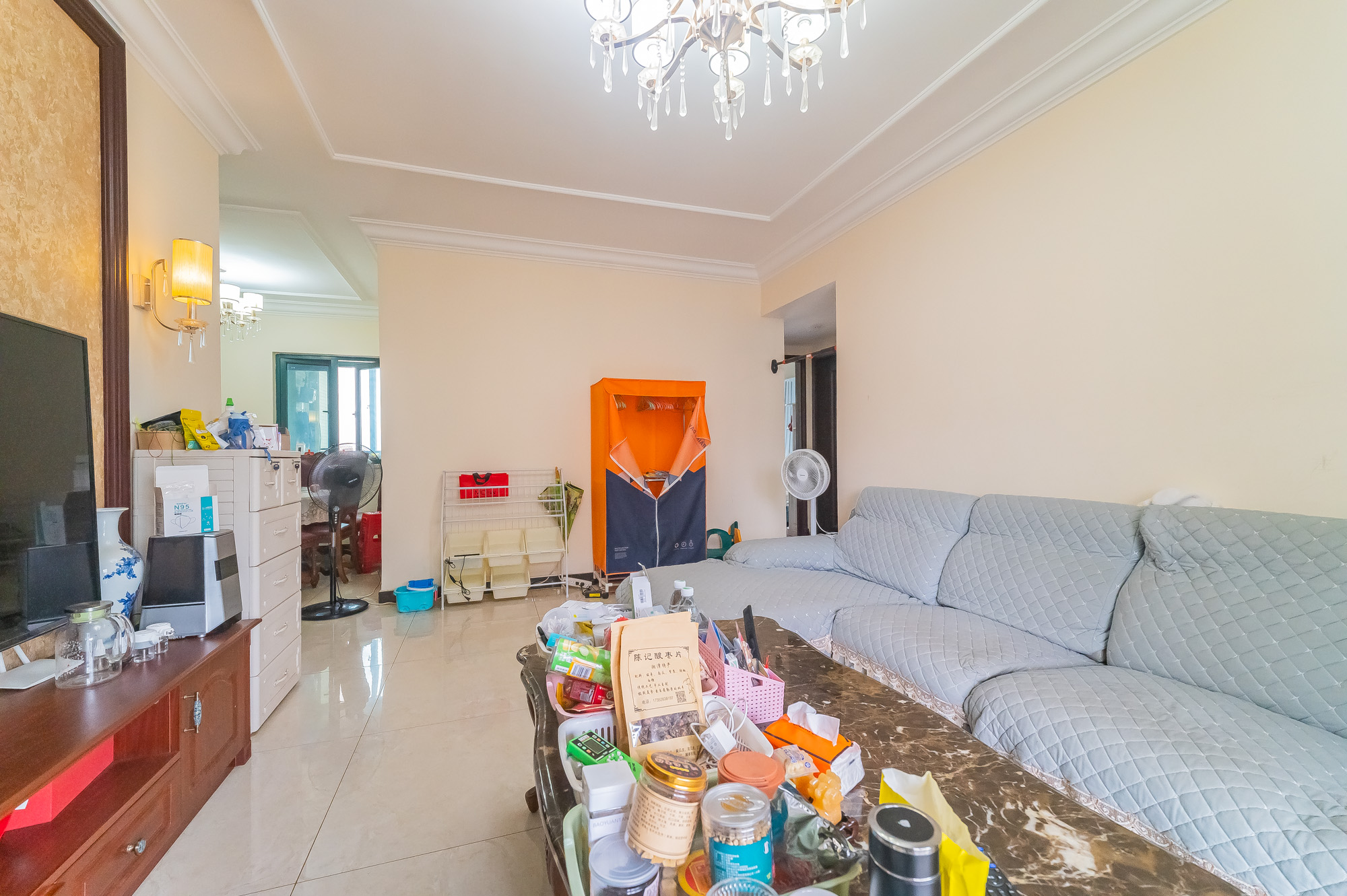 恒大翡翠华庭  3室2厅2卫    133.8万 恒大翡翠华庭  3室2厅2卫    133.8万客厅