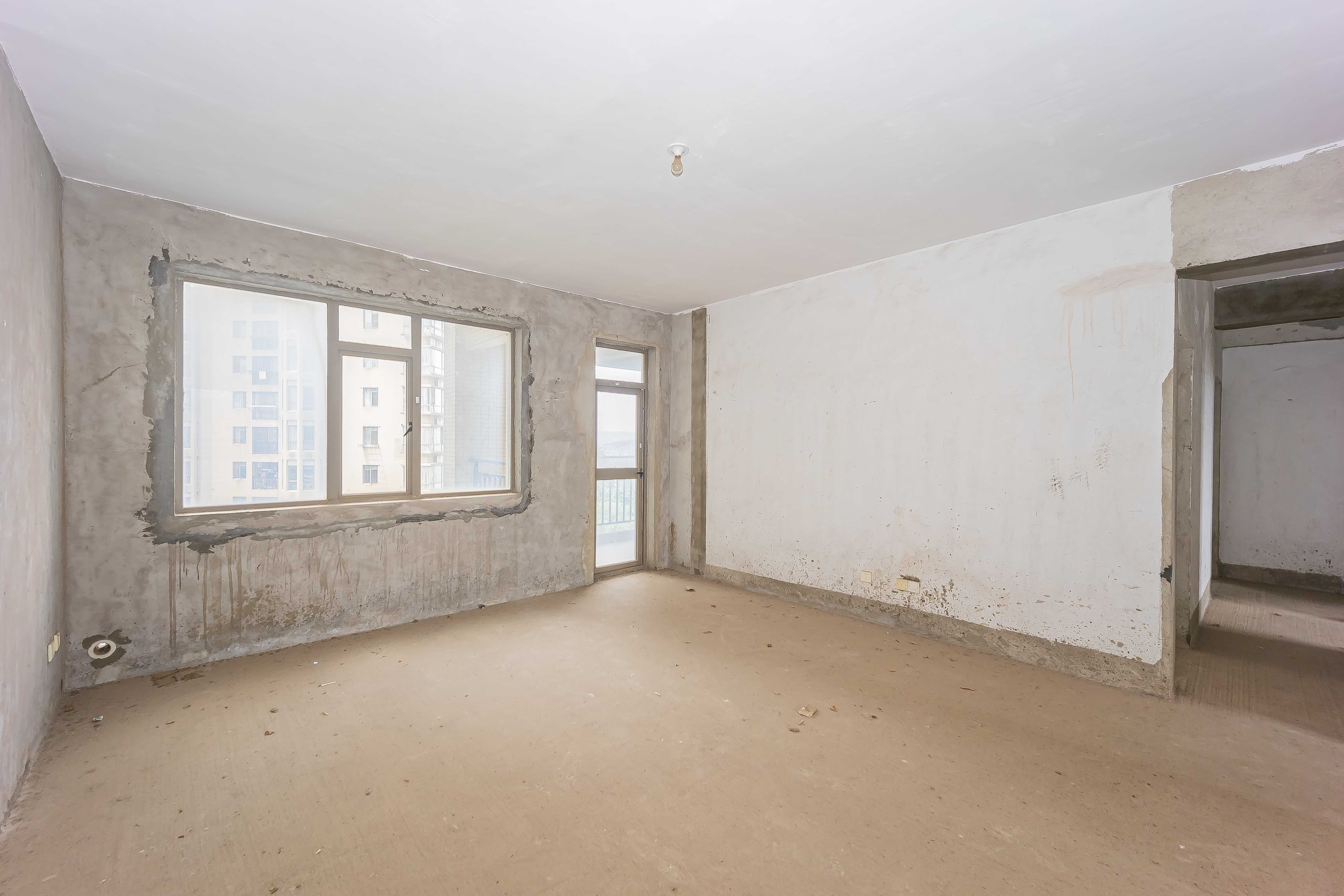 金域南外滩(望江佳园)  4室2厅2卫    200.0万 金域南外滩(望江佳园)  4室2厅2卫    200.0万客厅