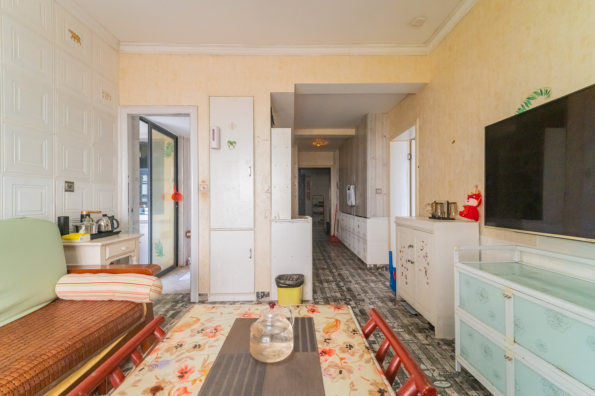 深业睿城 1室1厅1卫 32.8万 深业睿城 1室1厅1卫 32.8万客厅