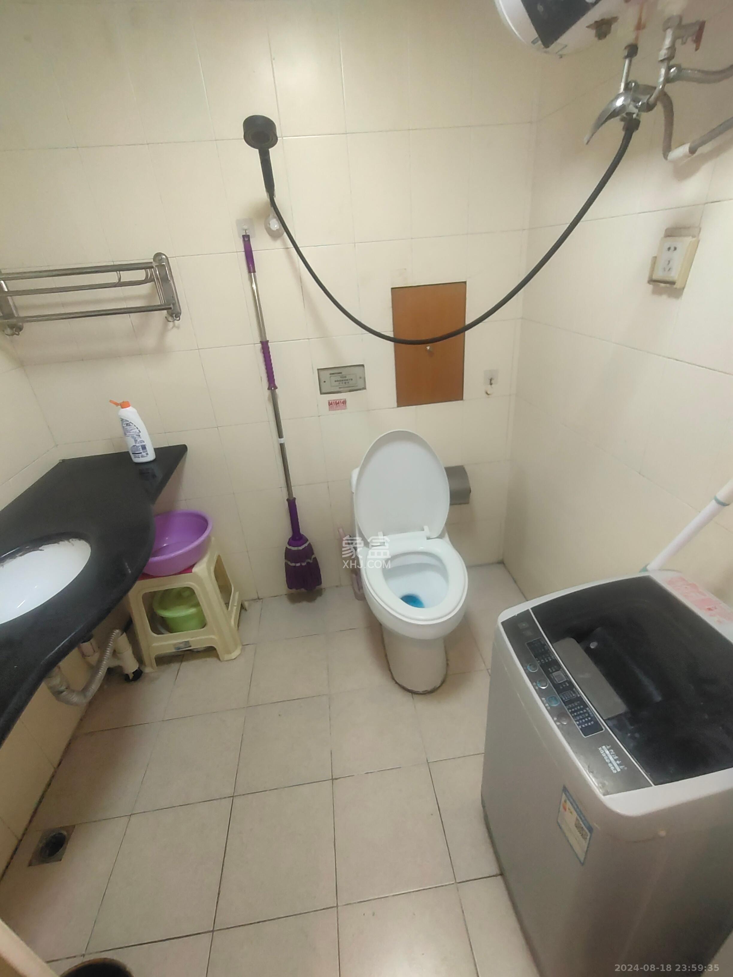 上河国际C区 3室2厅2卫 2200.0元/月 上河国际C区 3室2厅2卫 2200.0元/月室内图