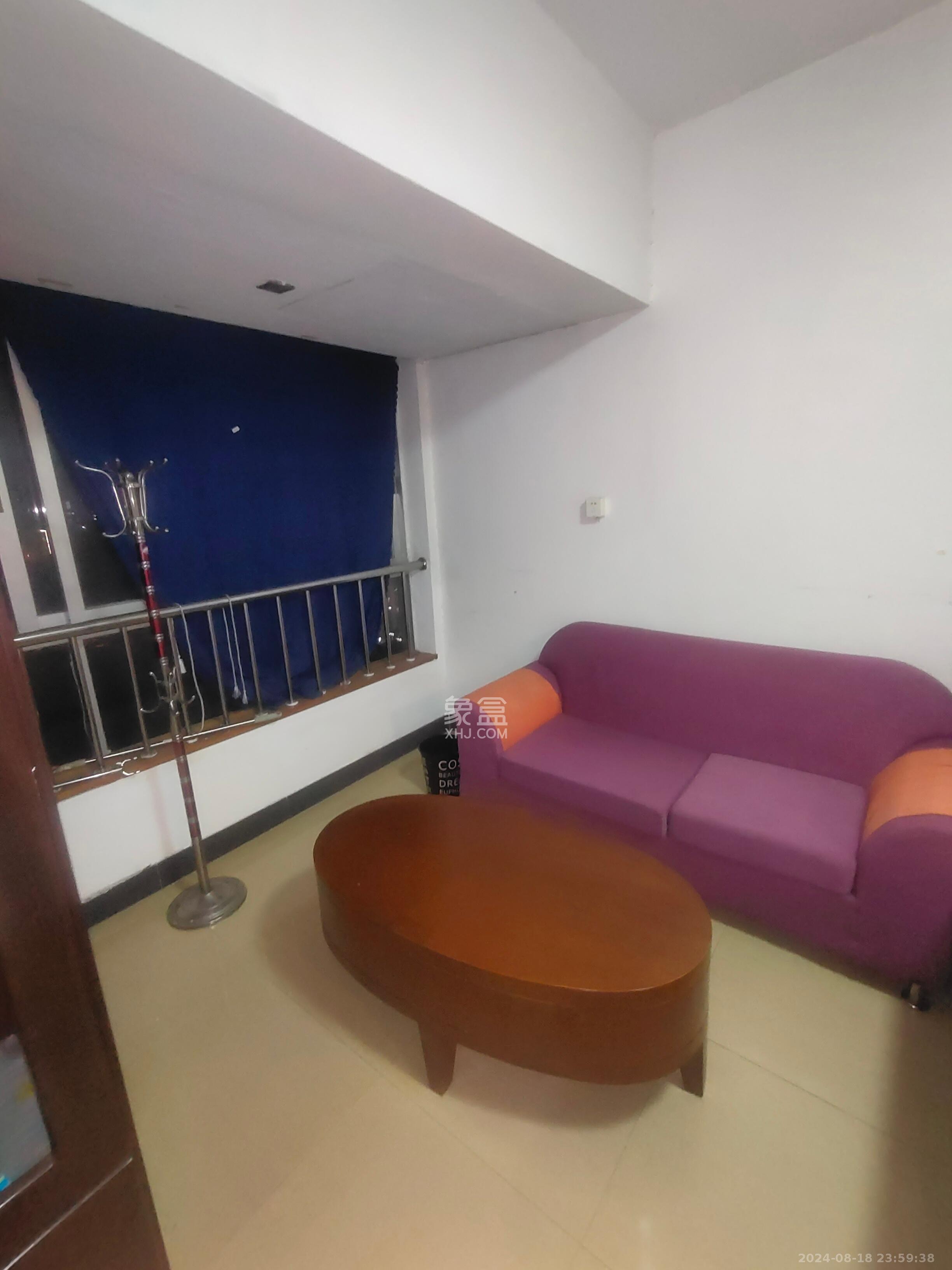 上河国际C区 3室2厅2卫 2200.0元/月 上河国际C区 3室2厅2卫 2200.0元/月室内图