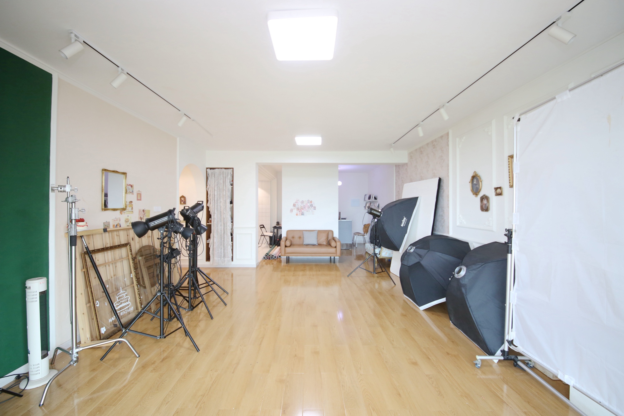 金色华庭  4室2厅2卫   152.00万
