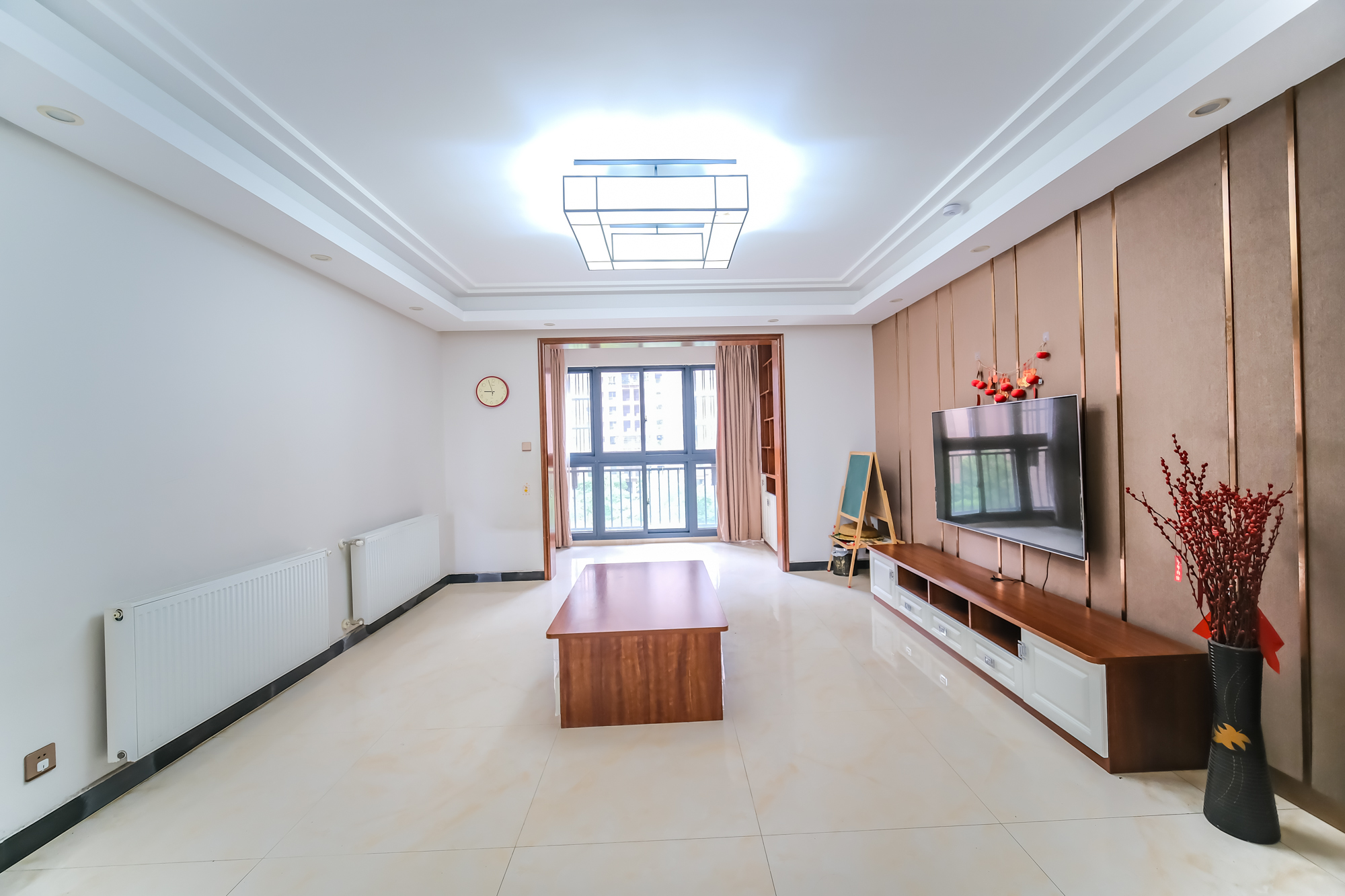 三一街区 4室2厅2卫 89.8万 三一街区 4室2厅2卫 89.8万客厅