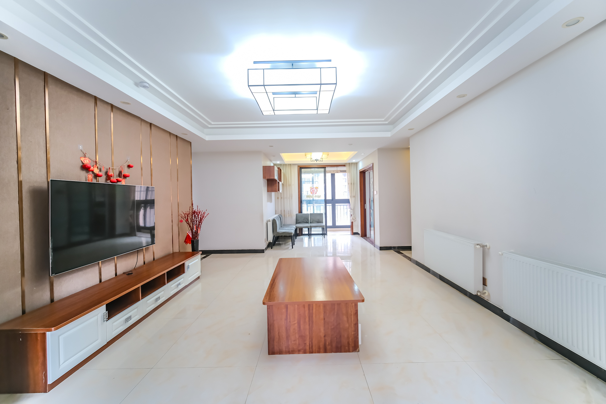 三一街区 4室2厅2卫 89.8万 三一街区 4室2厅2卫 89.8万客厅