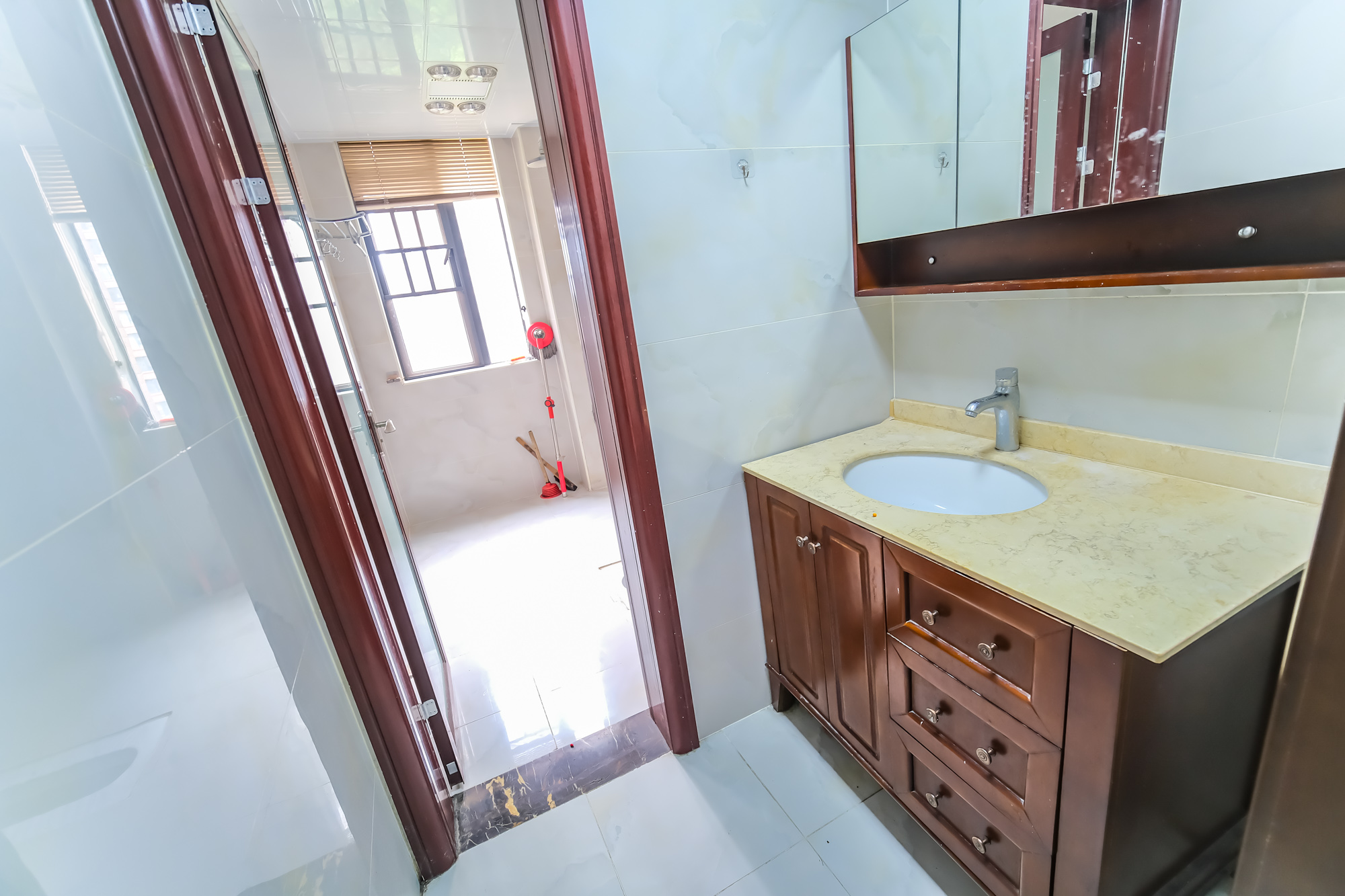 三一街区 4室2厅2卫 89.8万 三一街区 4室2厅2卫 89.8万卫生间