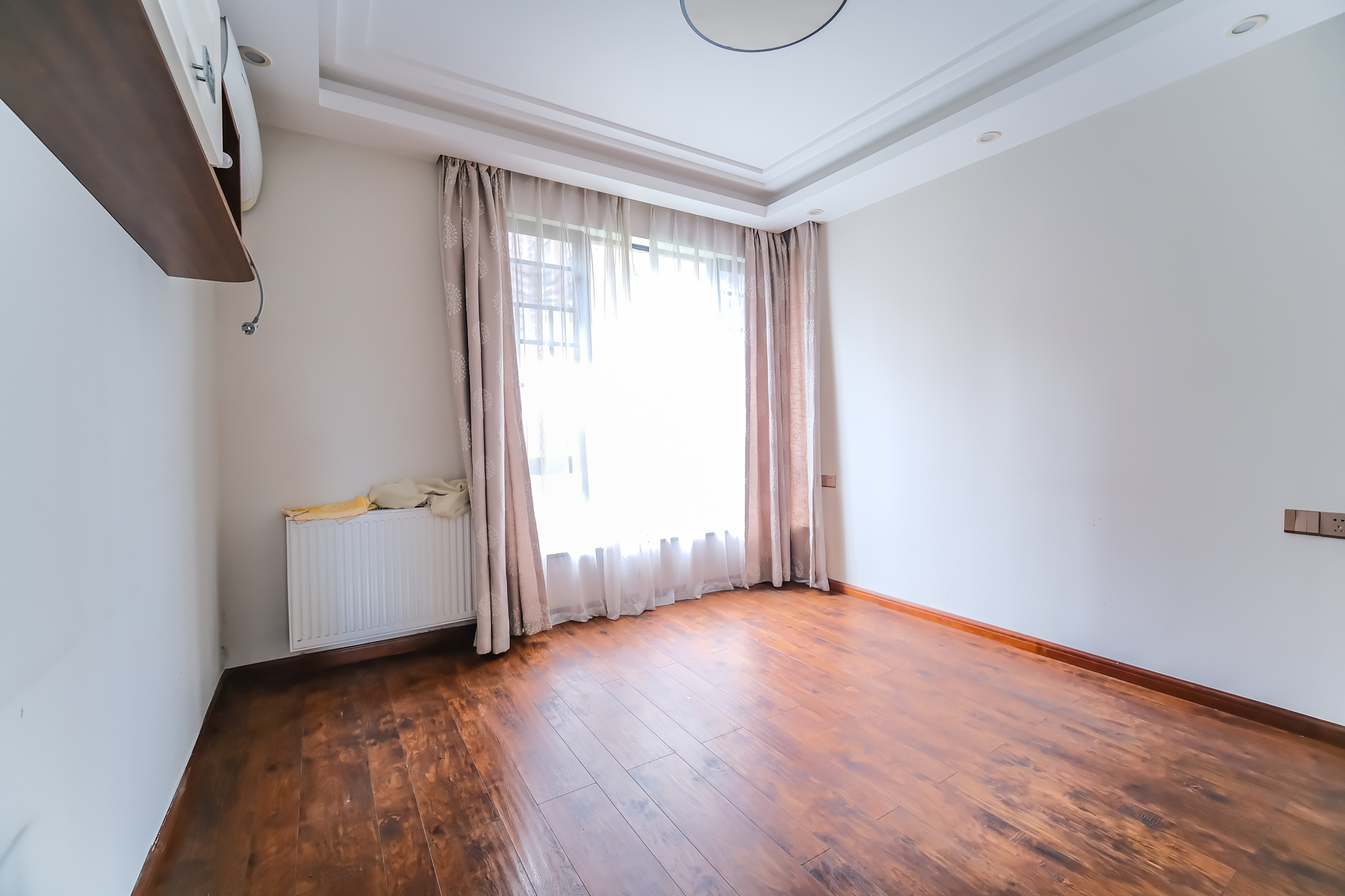 三一街区 4室2厅2卫 89.8万 三一街区 4室2厅2卫 89.8万卧室