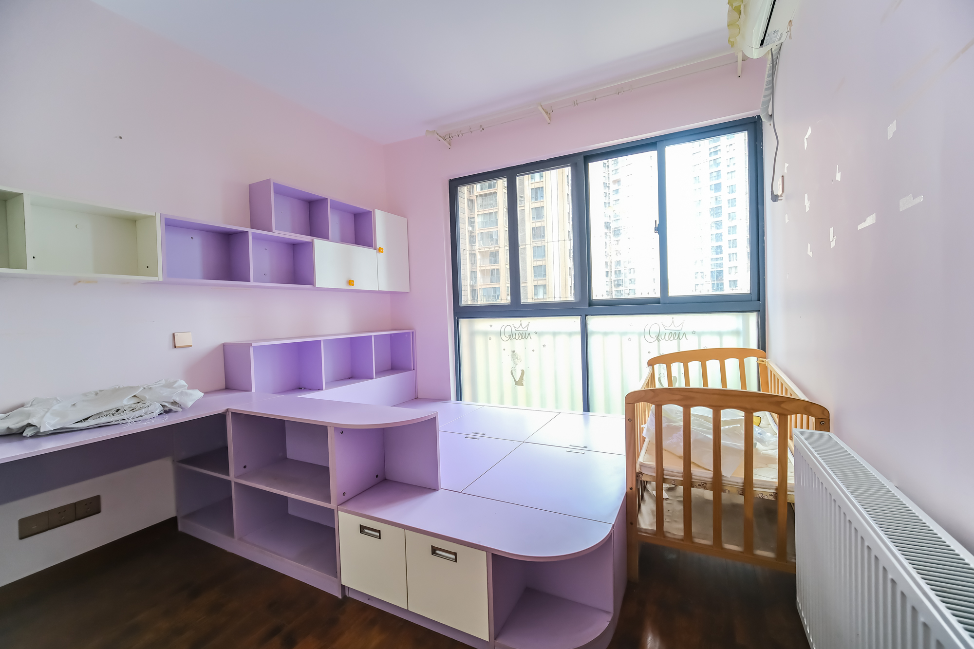 三一街区 4室2厅2卫 89.8万 三一街区 4室2厅2卫 89.8万卧室