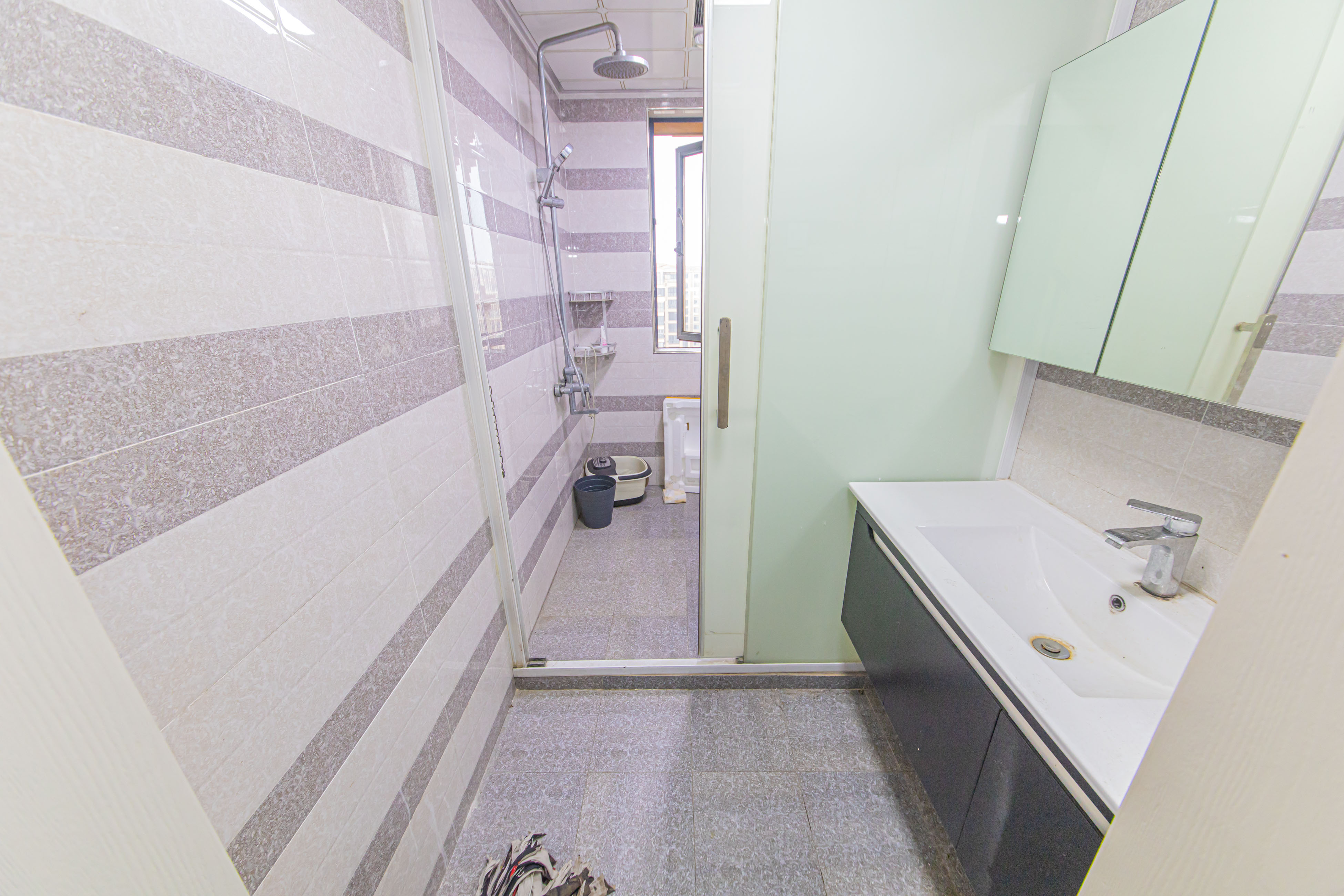 中建芙蓉嘉苑 3室2厅2卫 99.0万 中建芙蓉嘉苑 3室2厅2卫 99.0万卫生间